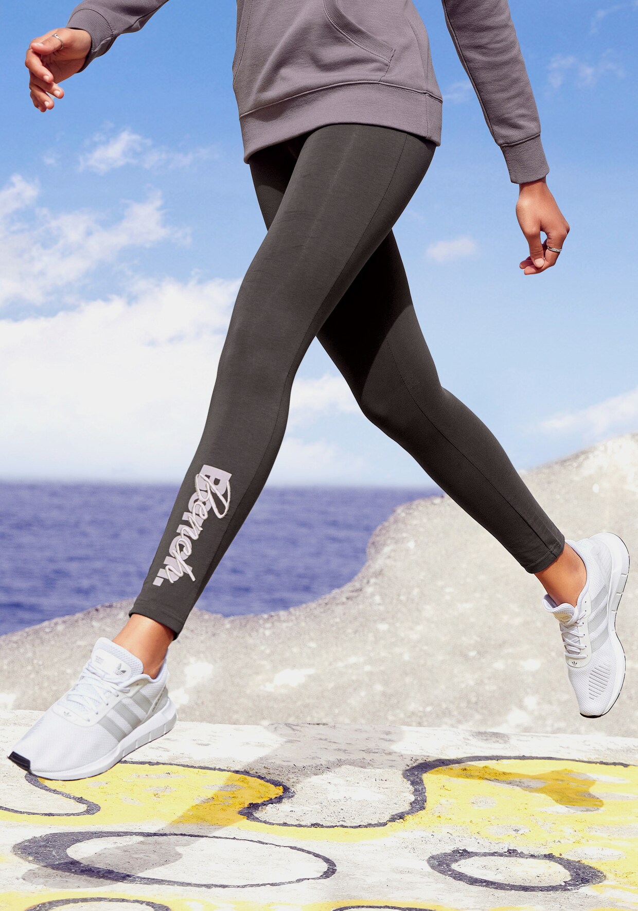 Bench. Leggings - stone
