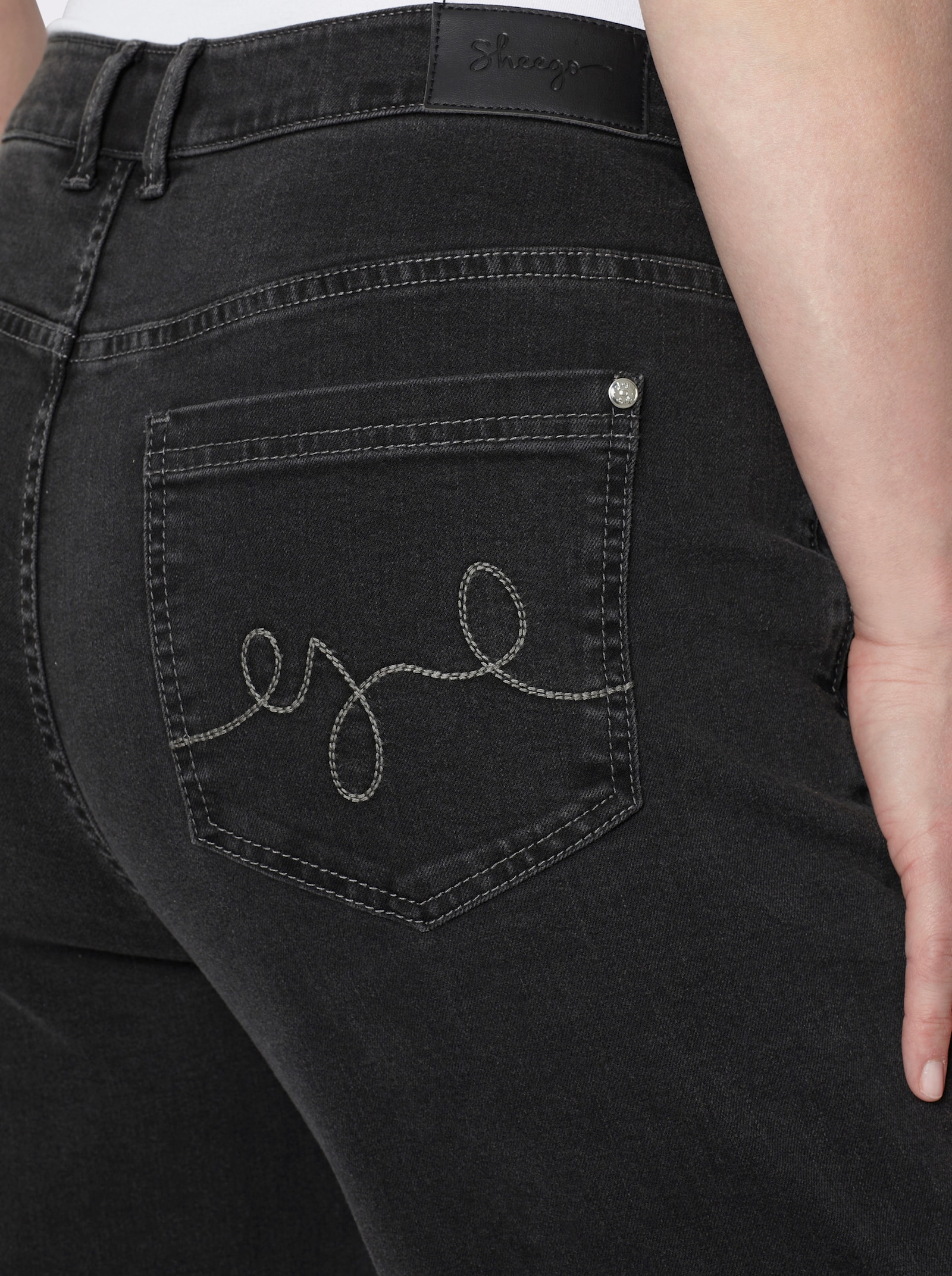 sheego Bootcut-Jeans in 5-Pocket-Form - black denim