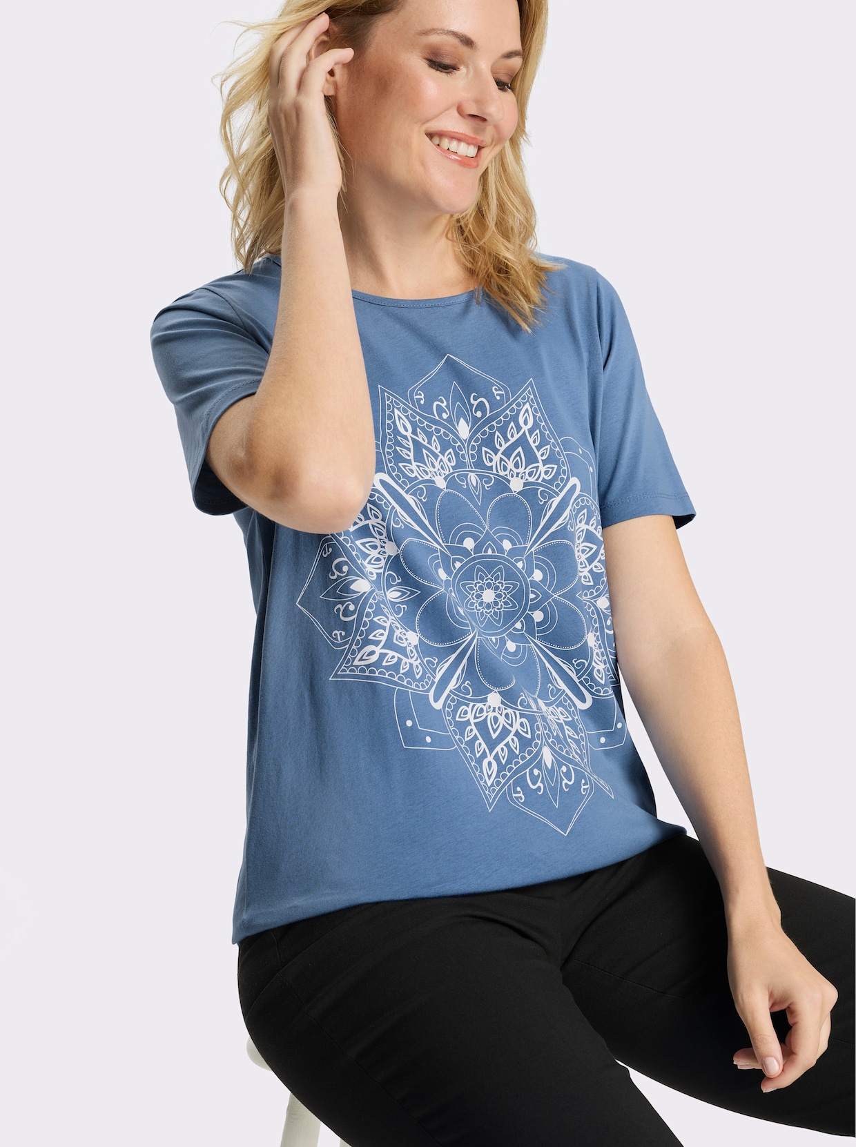 Longshirt mit Mandala-Motiv - mittelblau-weiß
