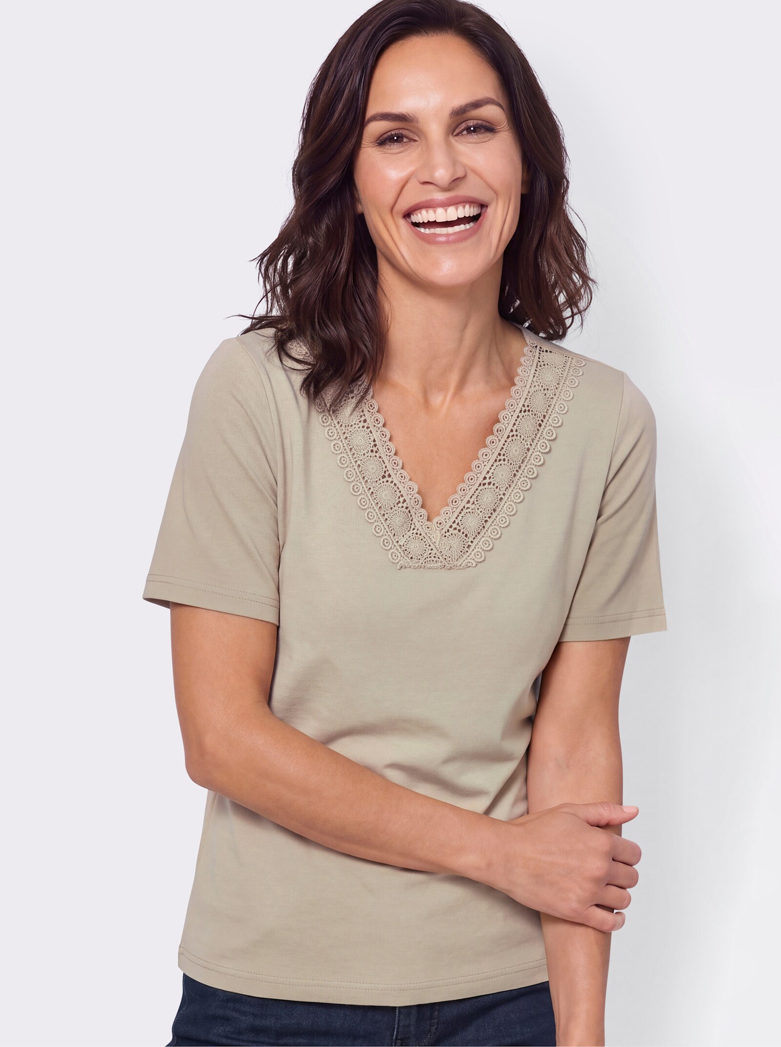V-Shirt mit Spitzenbordüre - sand