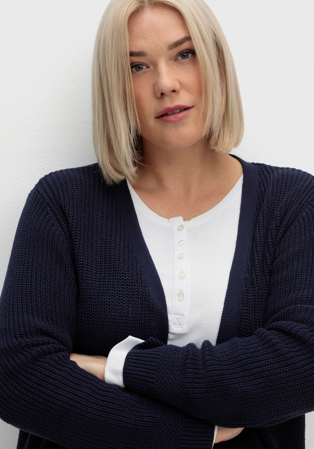 Longstrickjacke in passformgerechter Verarbeitung - marine