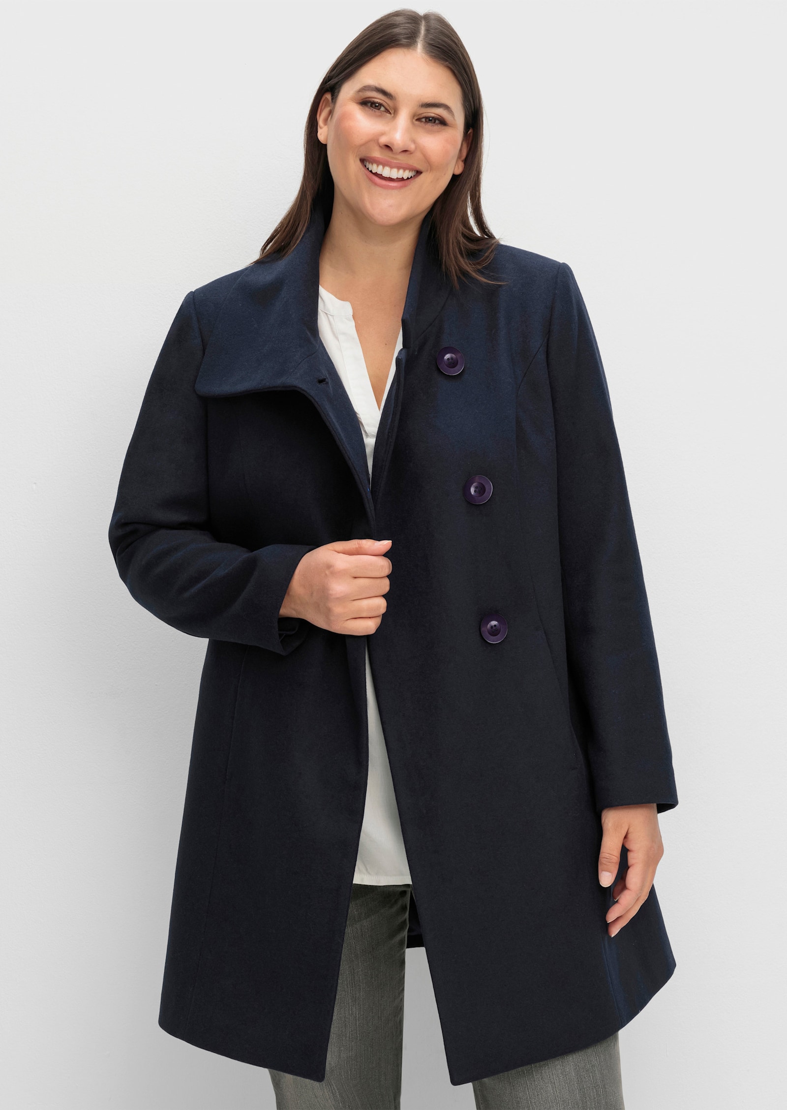 sheego Manteau court avec col asymétrique - bleu foncé