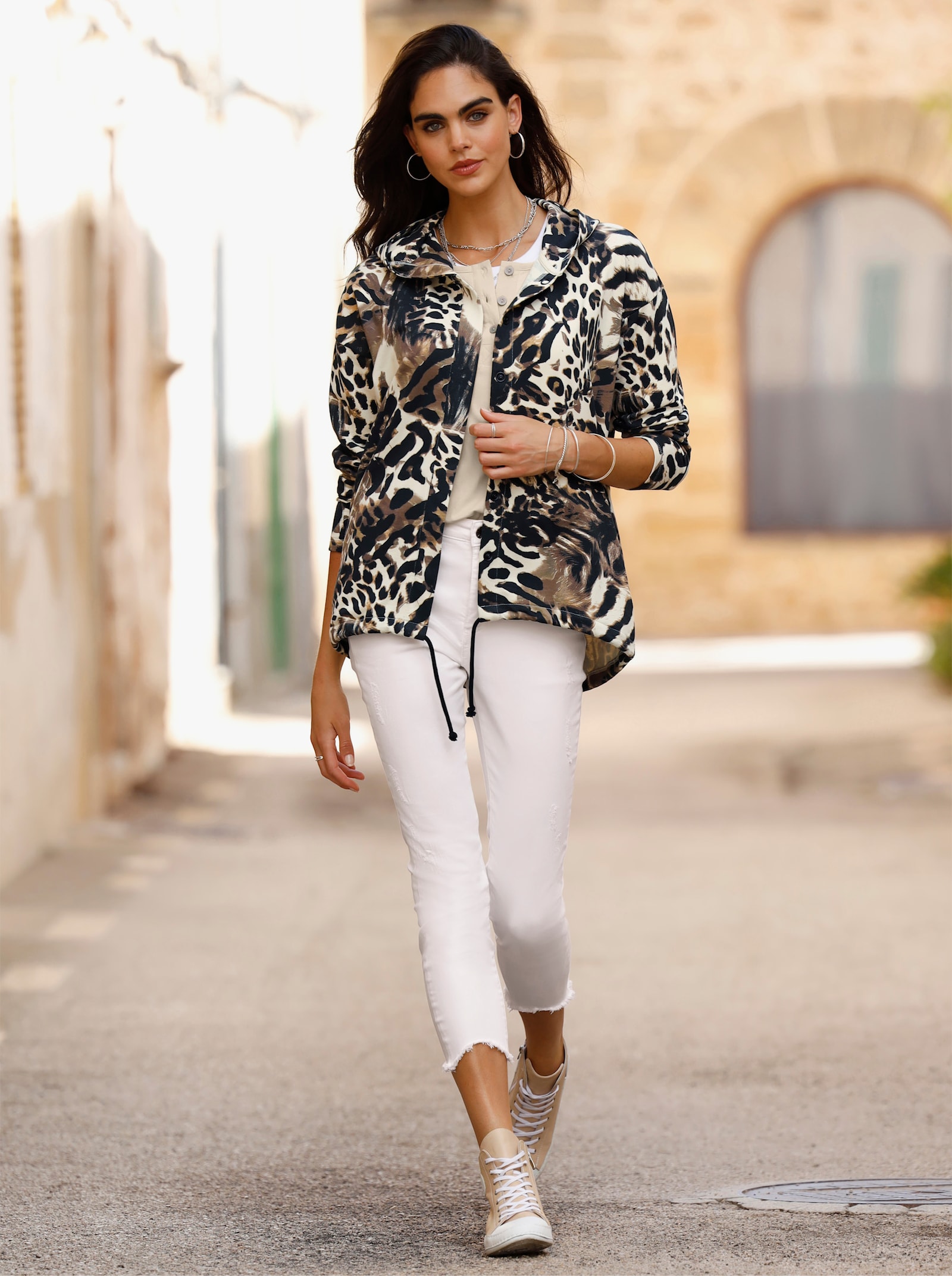 heine Shirtjasje met tunnelkoord in de zoom - zwart/zand geprint