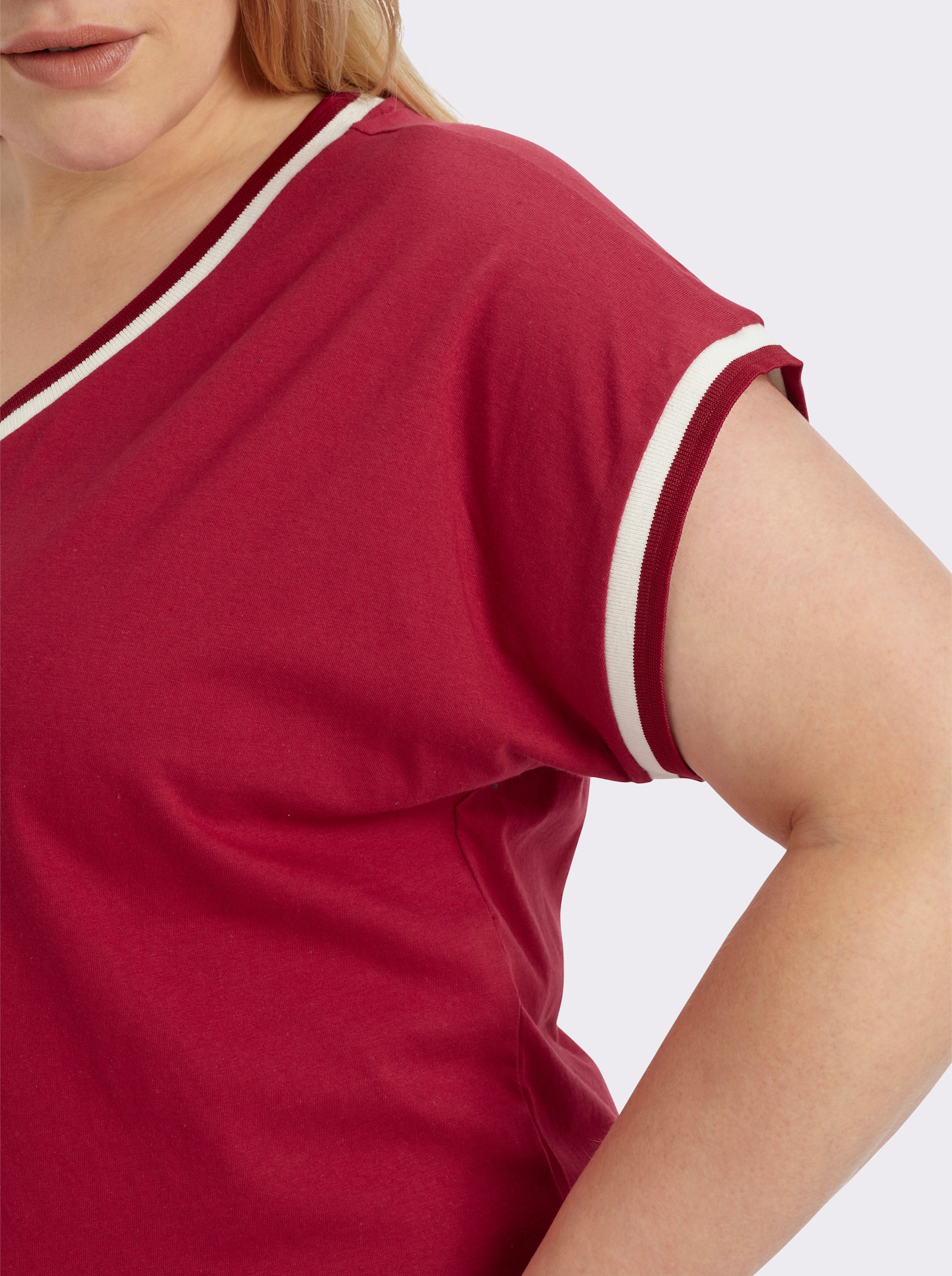 Kurzarmshirt mit Zierband - kirsche