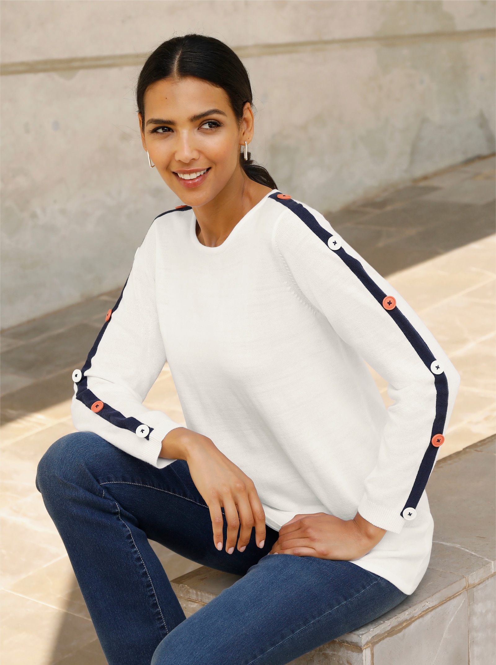 Lange pullover met contrastkleurige strepen - wit/marine