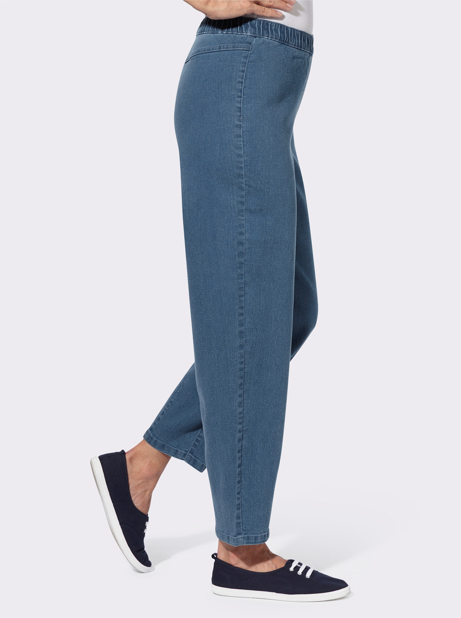 Jeans mit o-förmigen Hosenbeinen - blue-bleached