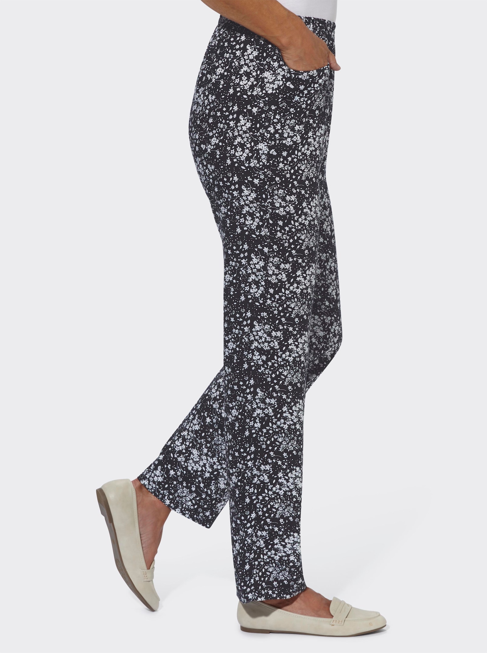Comfortbroek van pure viscose - zwart/ecru geprint