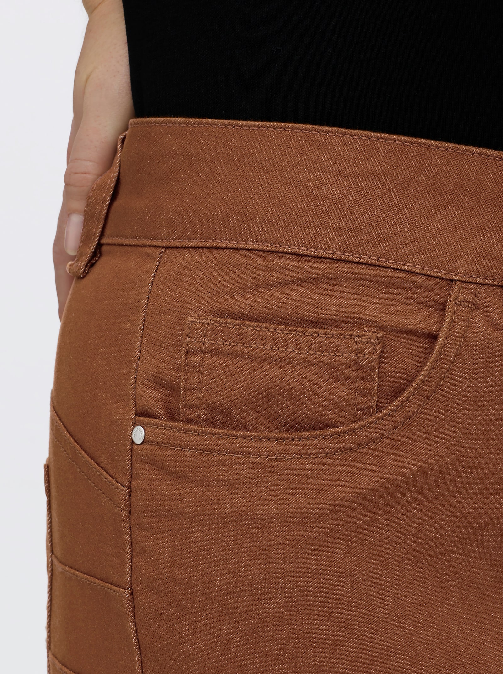 Bootcut-Jeans mit Push-up-Effekt - cognac