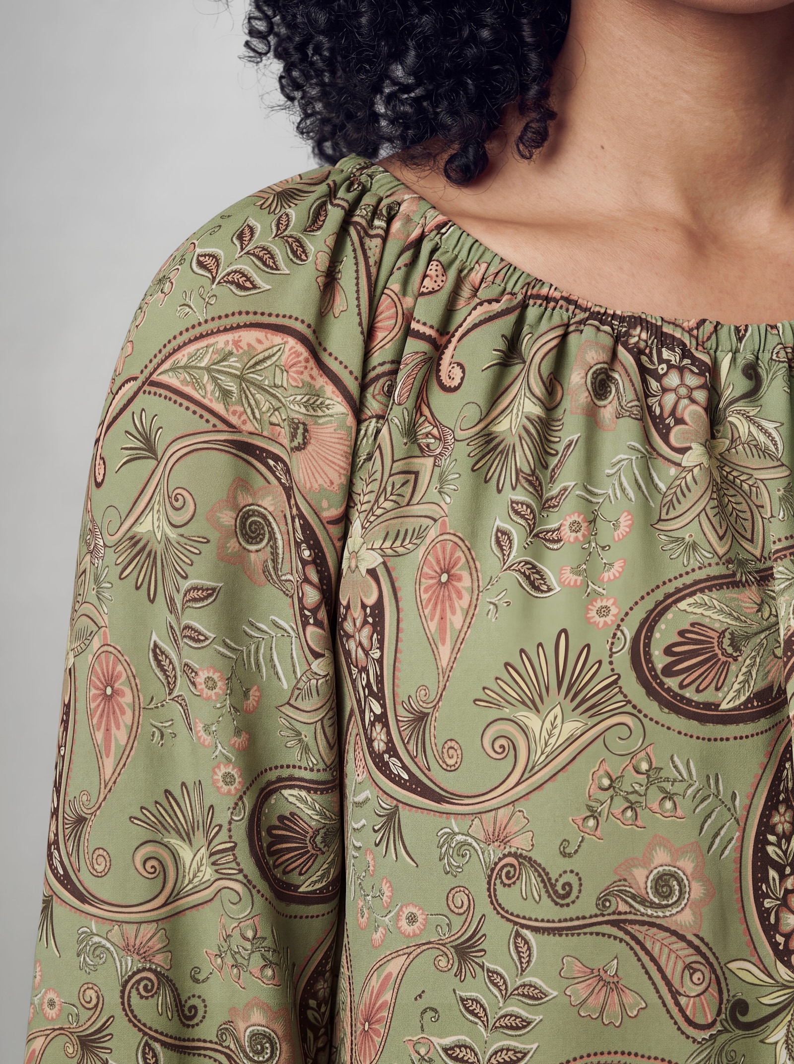 heine Druckbluse mit variablem Ausschnitt - oliv-papaya-bedruckt
