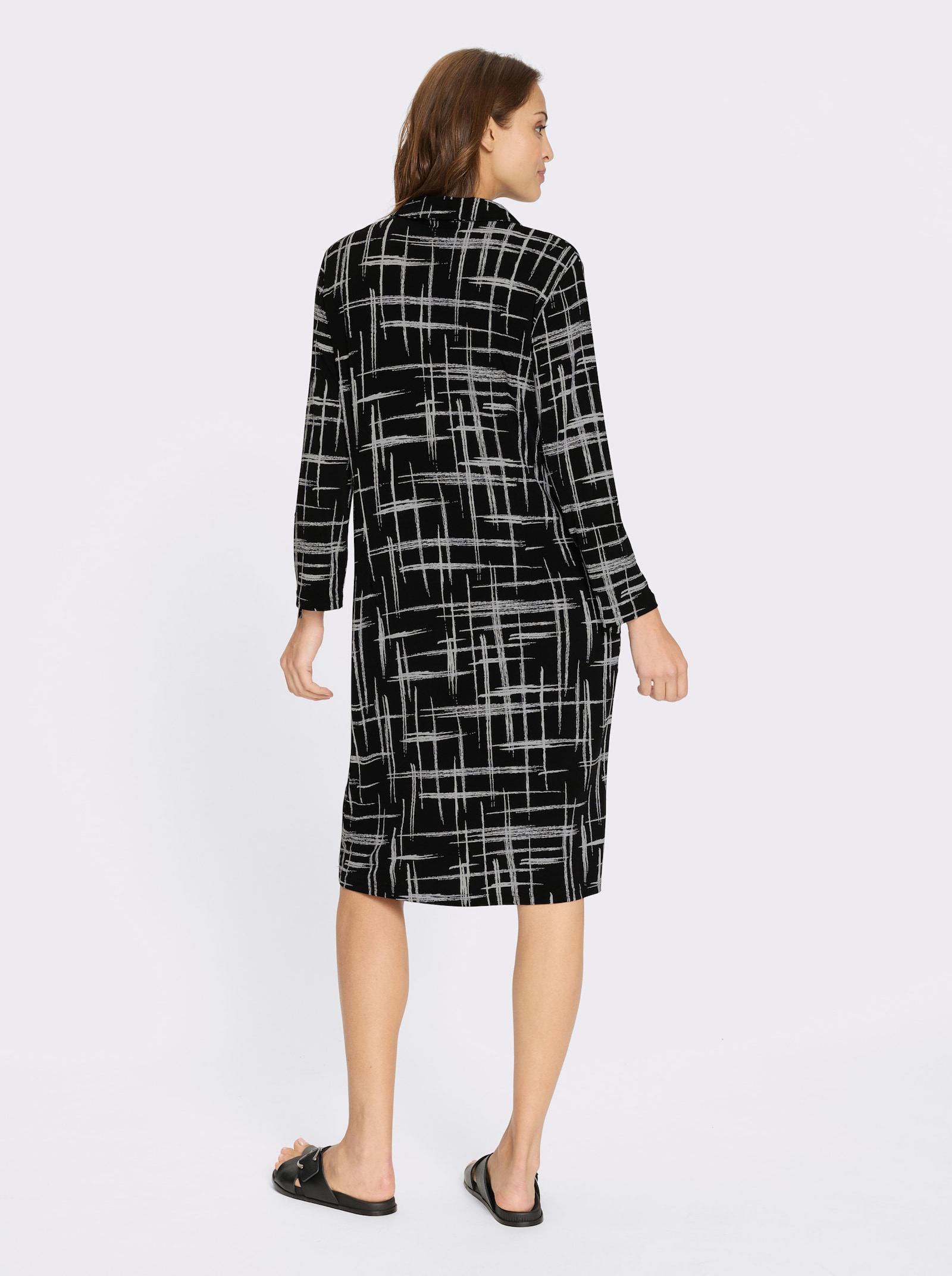 Druckkleid mit Krempelärmeln - schwarz-weiß-bedruckt