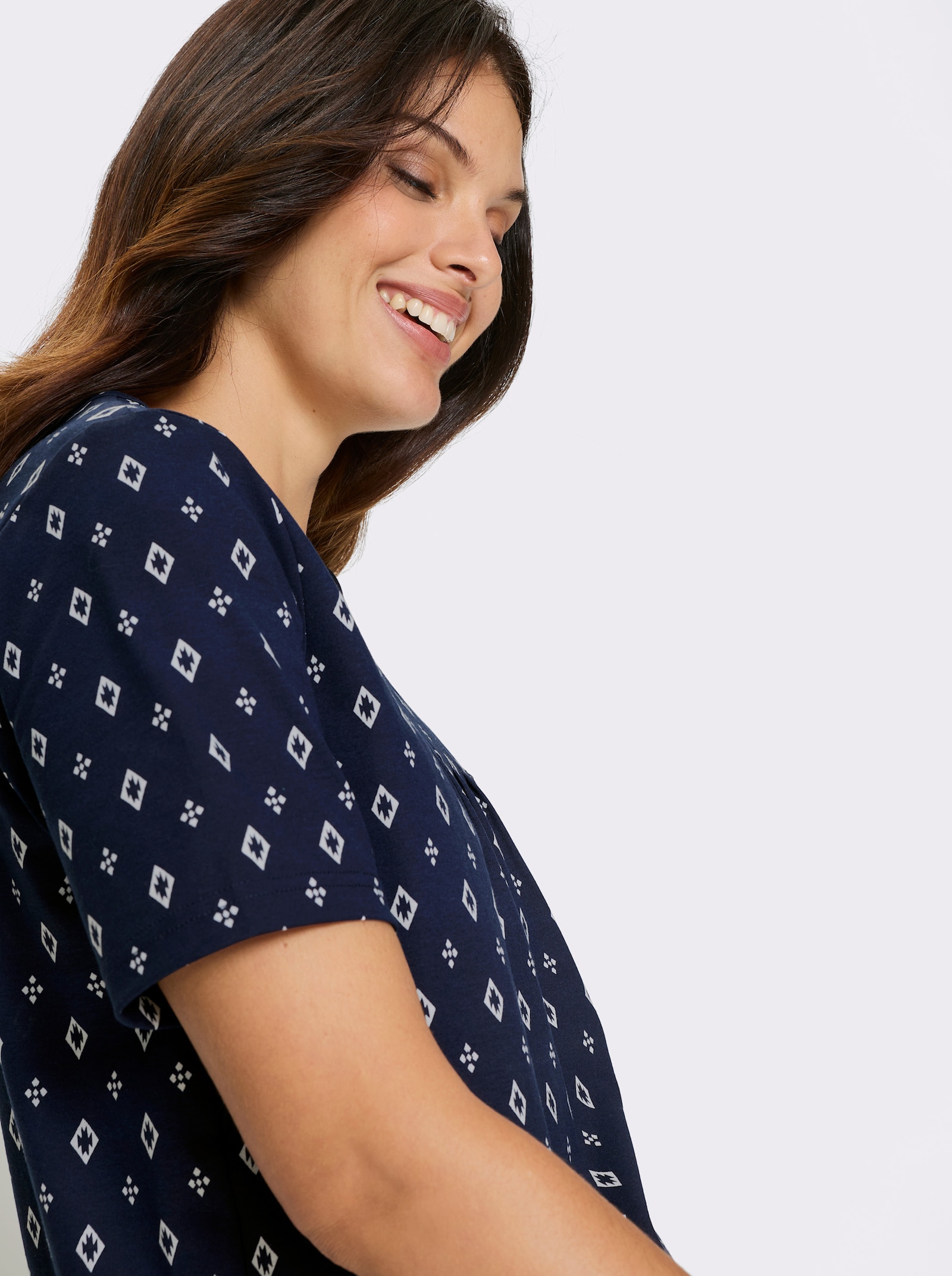 Kurzarmshirt im Minimal-Muster - marine-weiss-bedruckt