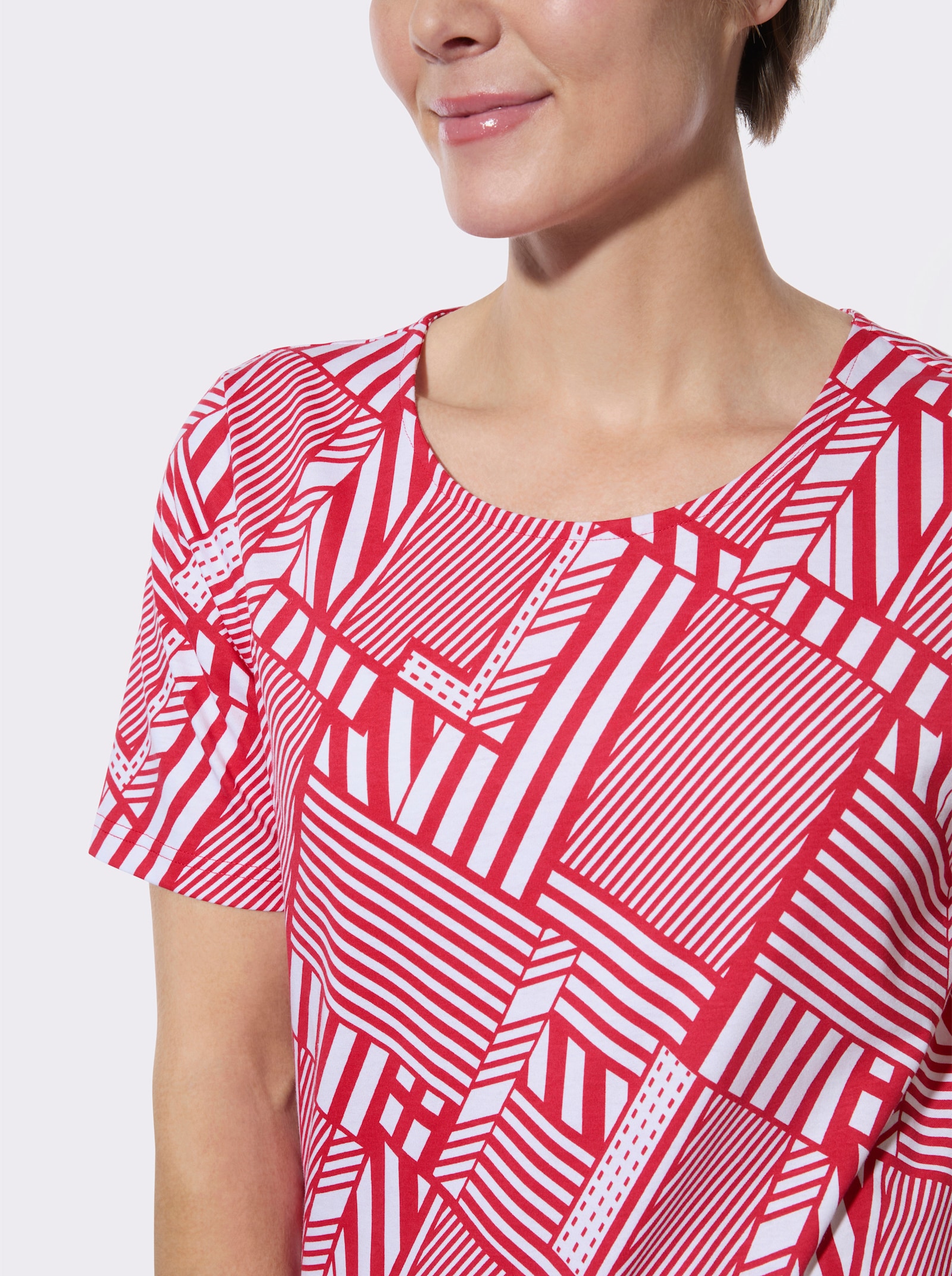 Rundhalsshirt im Grafik-Dessin - erdbeere-weiß-bedruckt