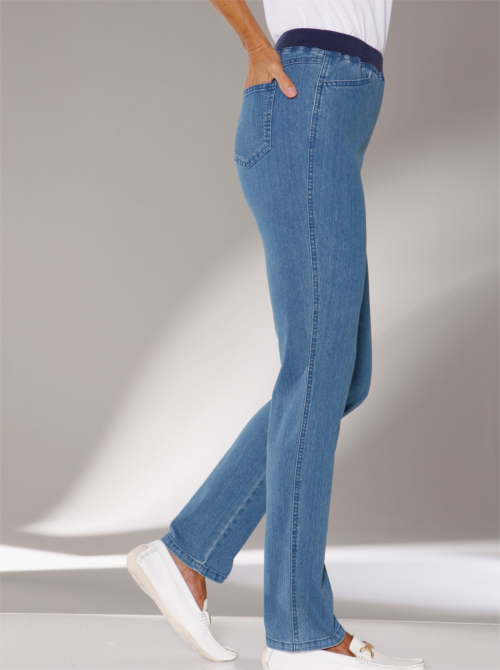 Stretch-Jeans mit Rundum-Dehnbund - blue-bleached
