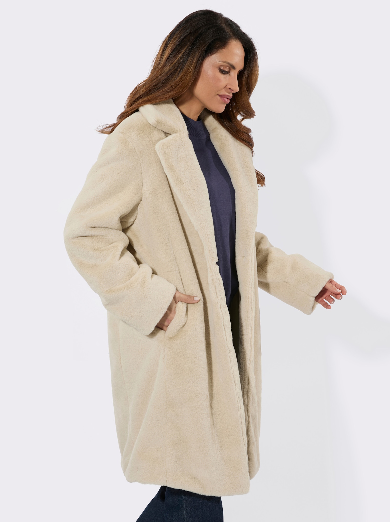 Fellimitatmantel in weiter Silhouette - sand