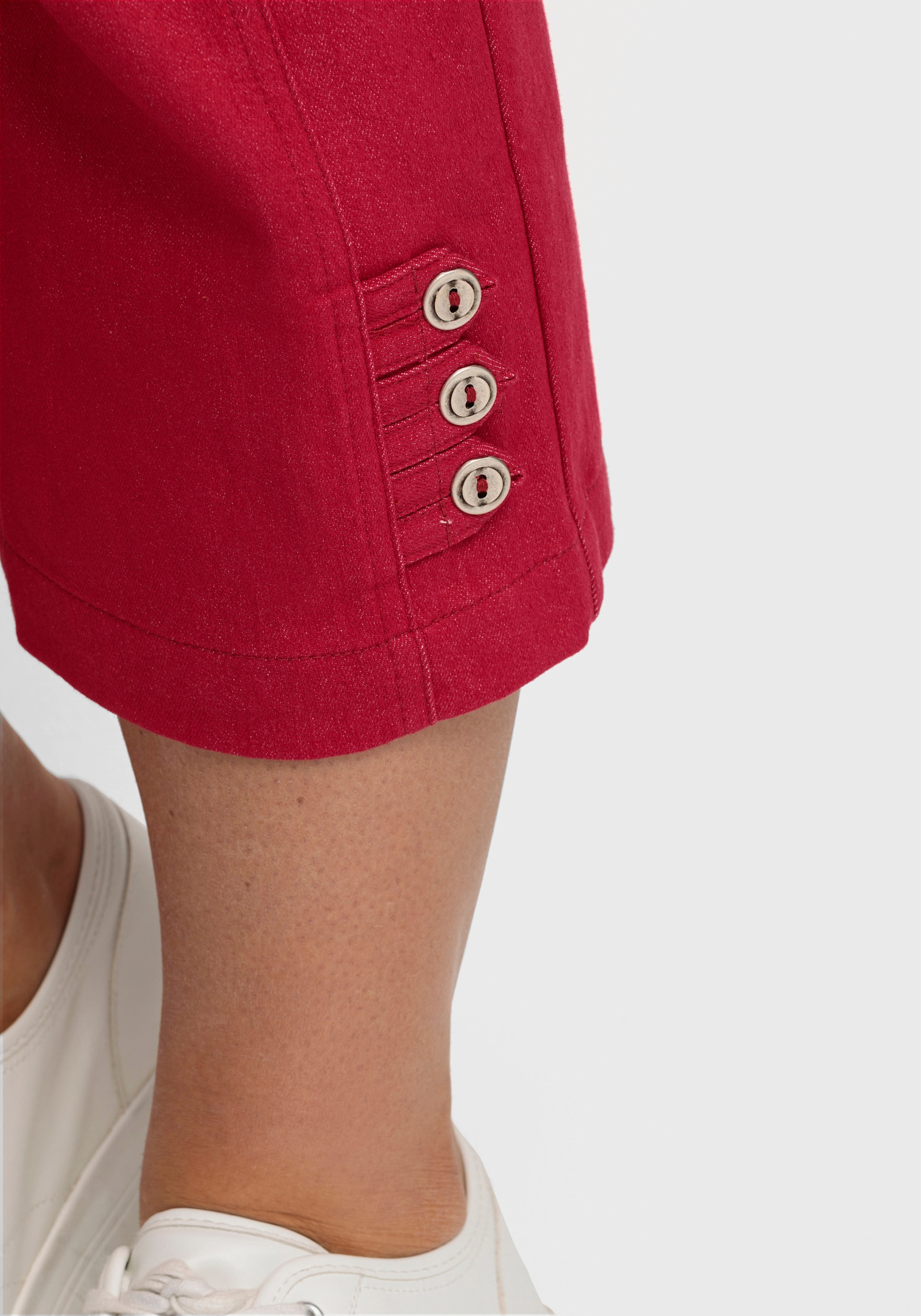 7/8-Jeans mit Zierriegel am Abschluss - rot