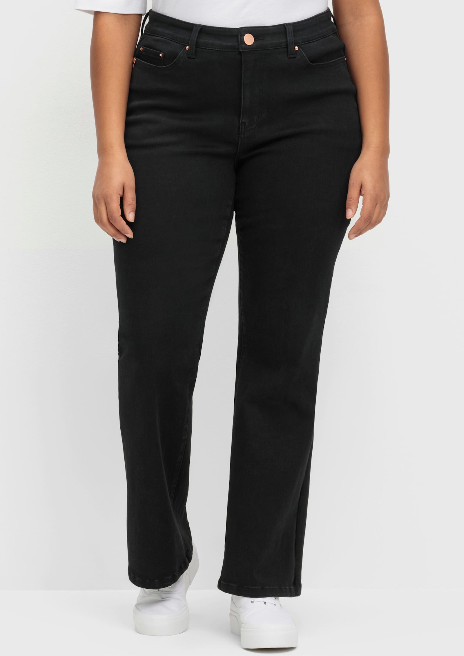 sheego Jean avec effet sculptant, bootcut - noir denim