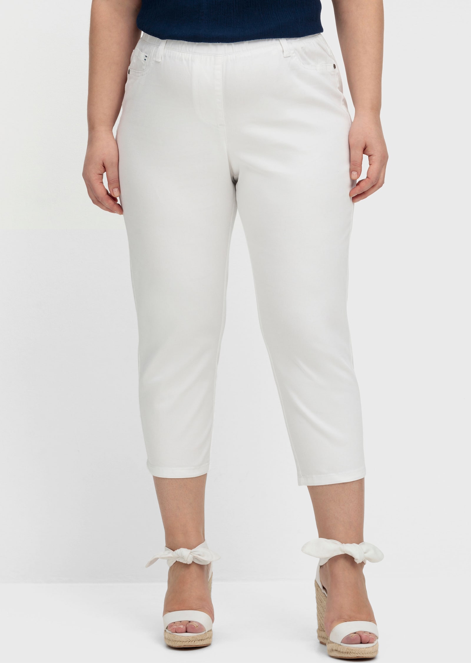 sheego 7/8-Hose in schmaler Form, aus Twill - weiß