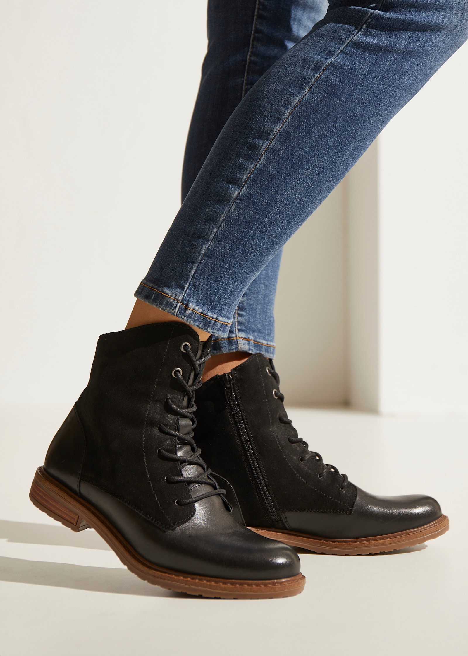 LASCANA Stiefelette - schwarz