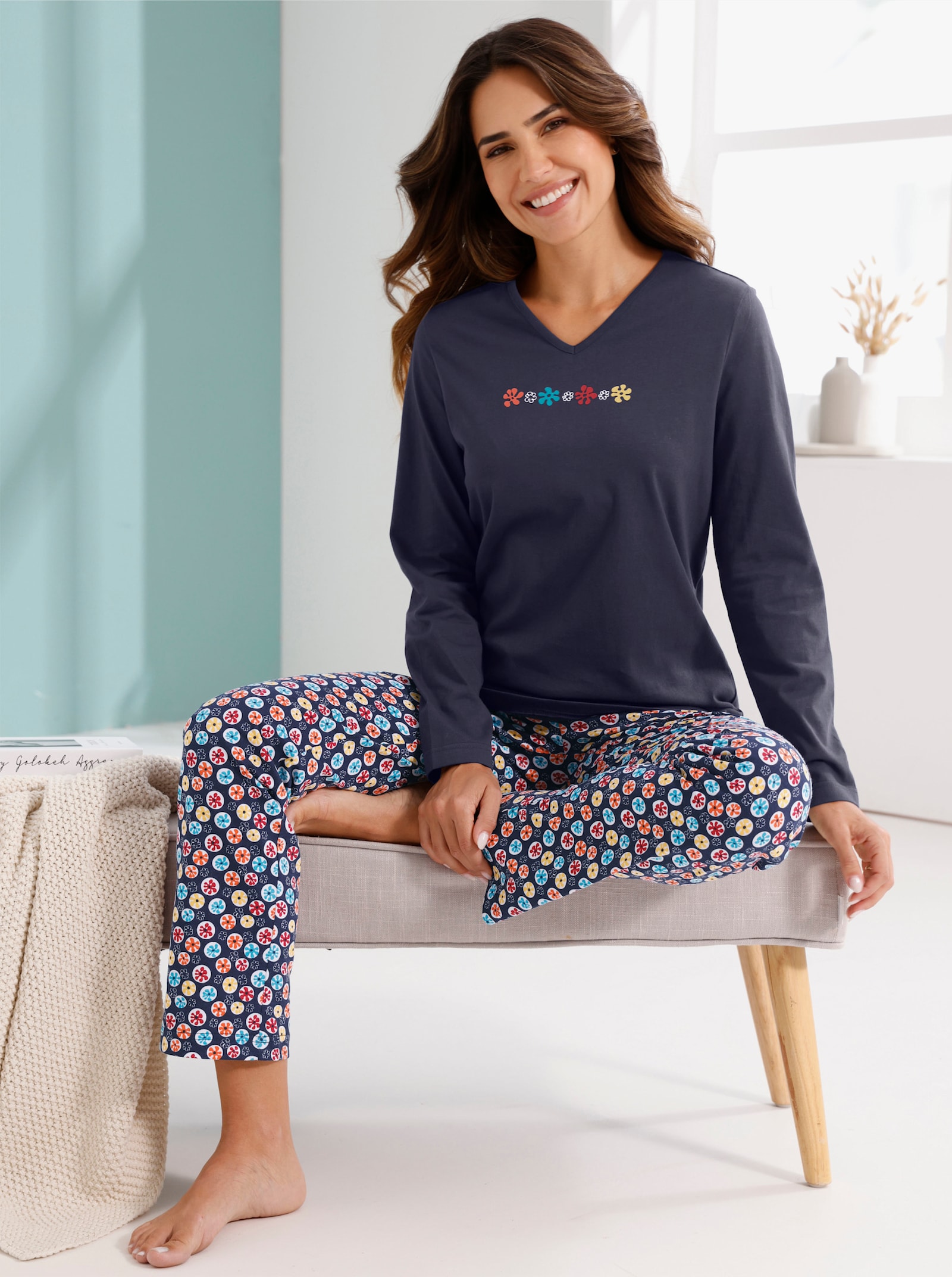 Pyjamas med blomtryck - marin, tryckt