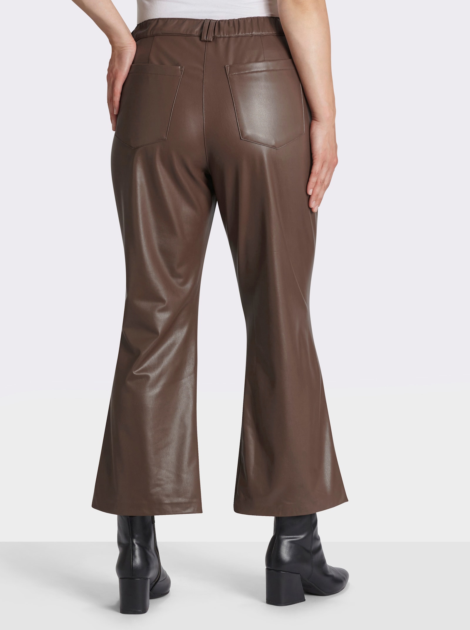 sheego Bootcuthose aus Lederimitat - schoko