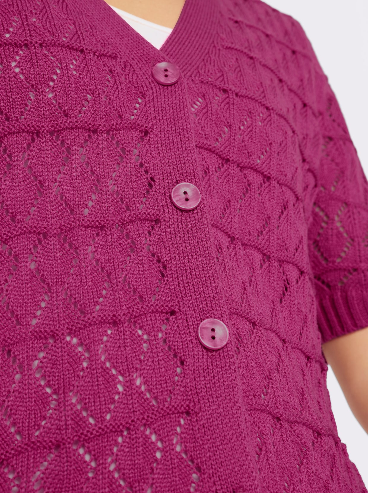 Ažurový pletený kabátek s knoflíky - fuchsiová