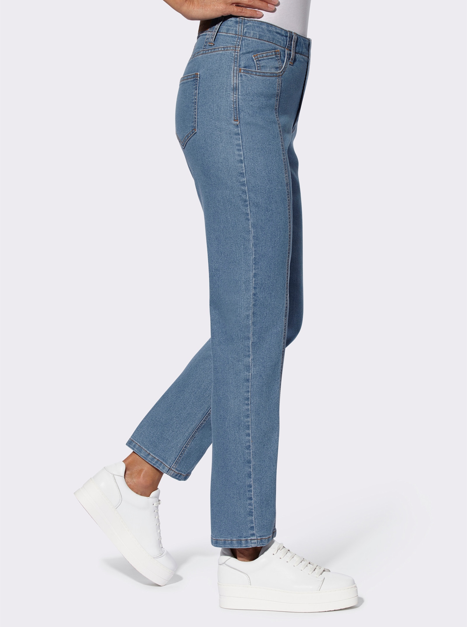 Jeans mit höher geschnittenem Bund - blue-bleached