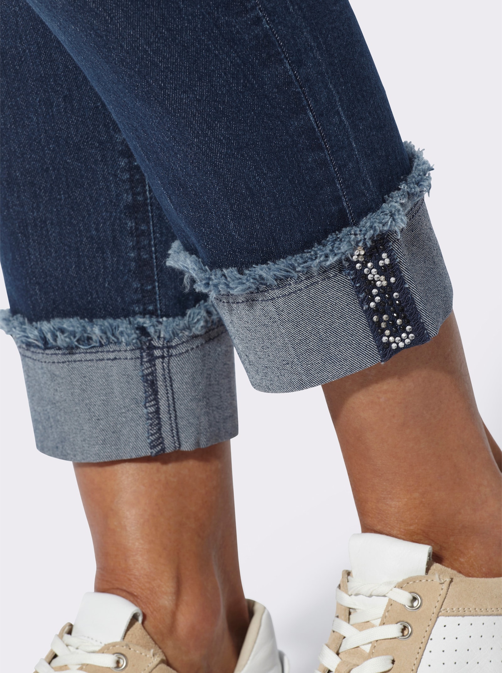7/8-Jeans mit Fransen am Beinaufschlag - blue-stone-washed
