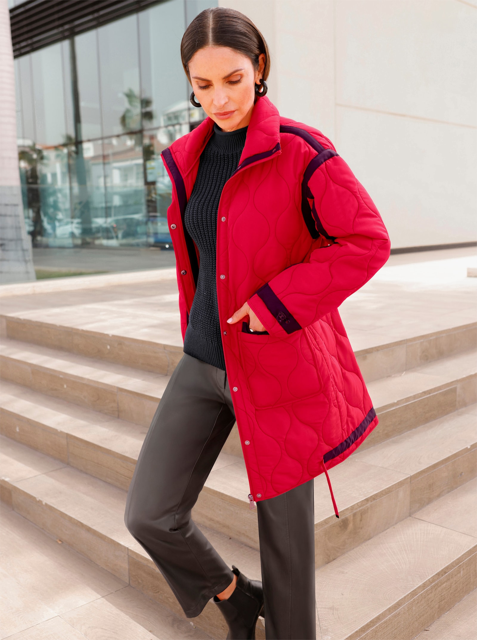 Steppjacke in Longform - rot-schwarz