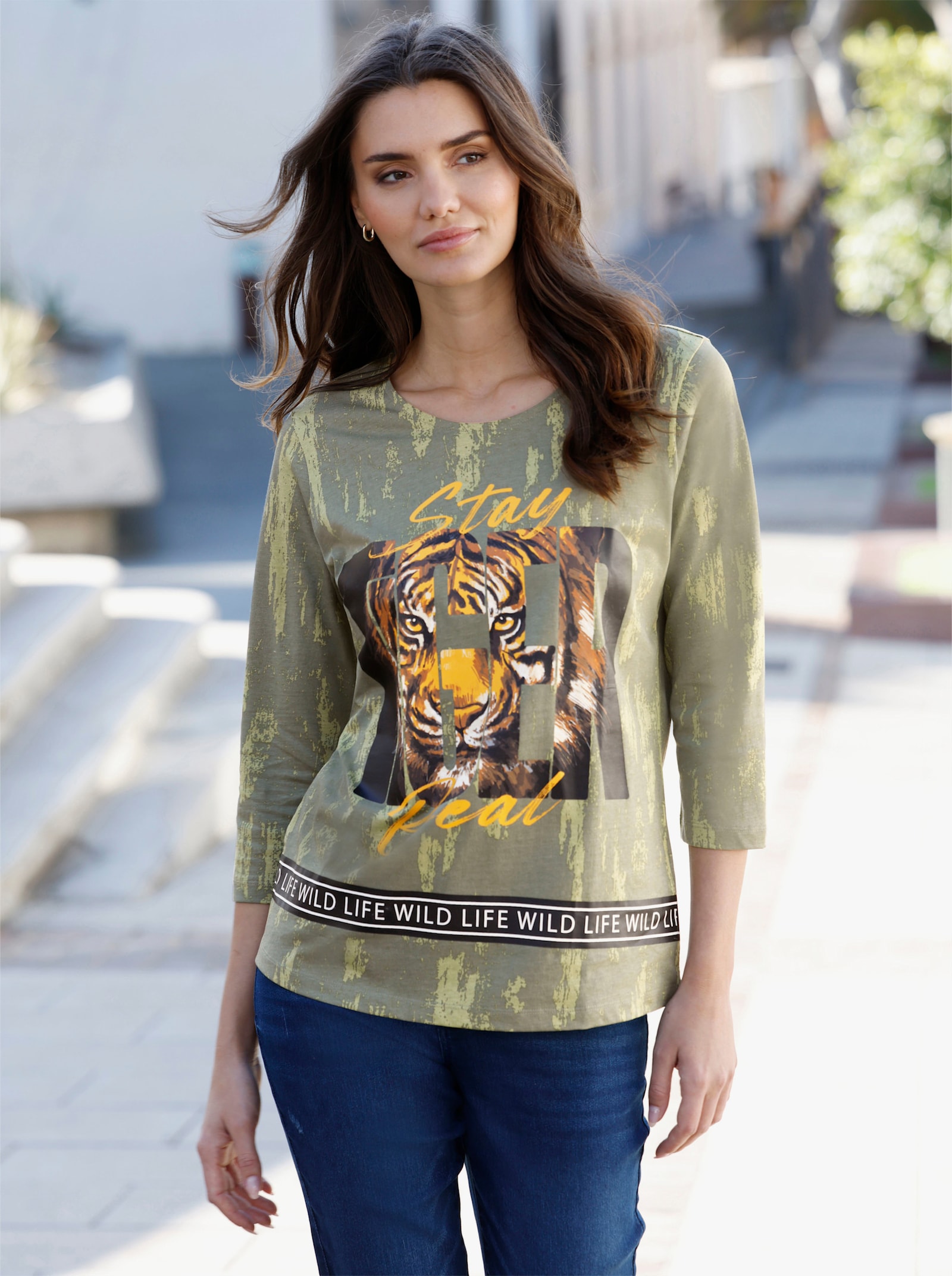 Rundhalsshirt mit Tiger-Motiv im Vorderteil - khaki-braun-bedruckt