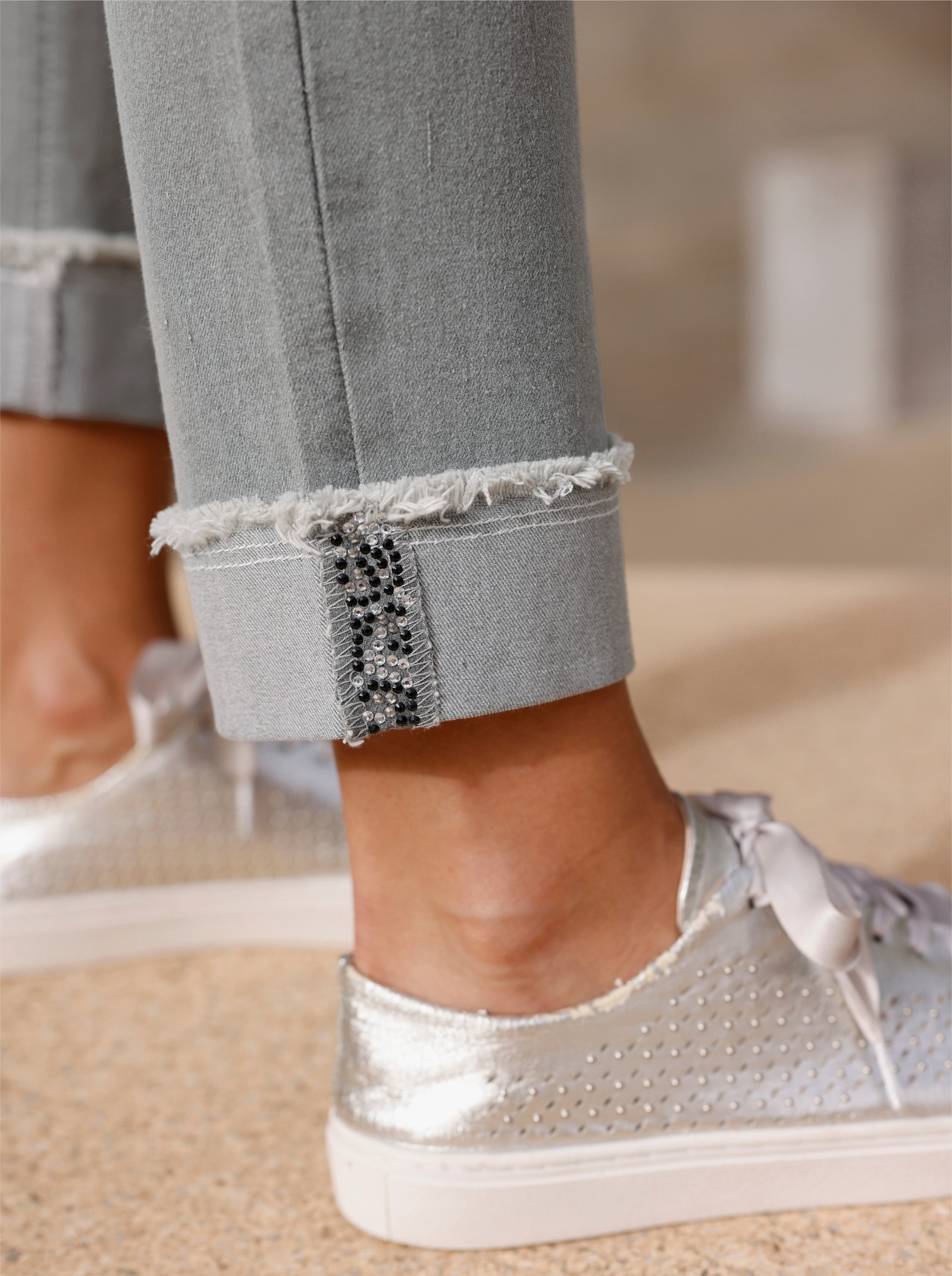 7/8 džíny s třásněmi na manžetě - světle šedá-denim