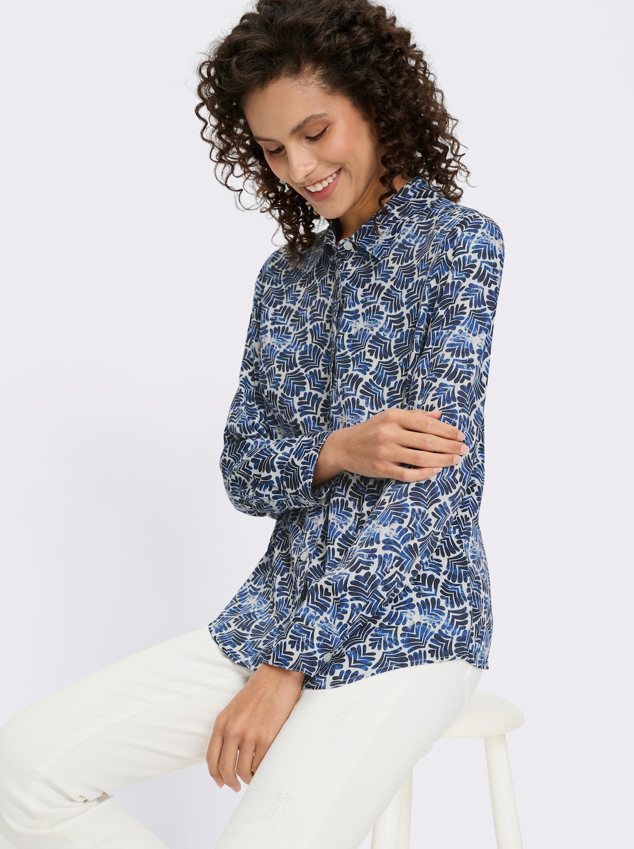 heine Druckbluse in Satin-Qualität - marine-ecru-bedruckt