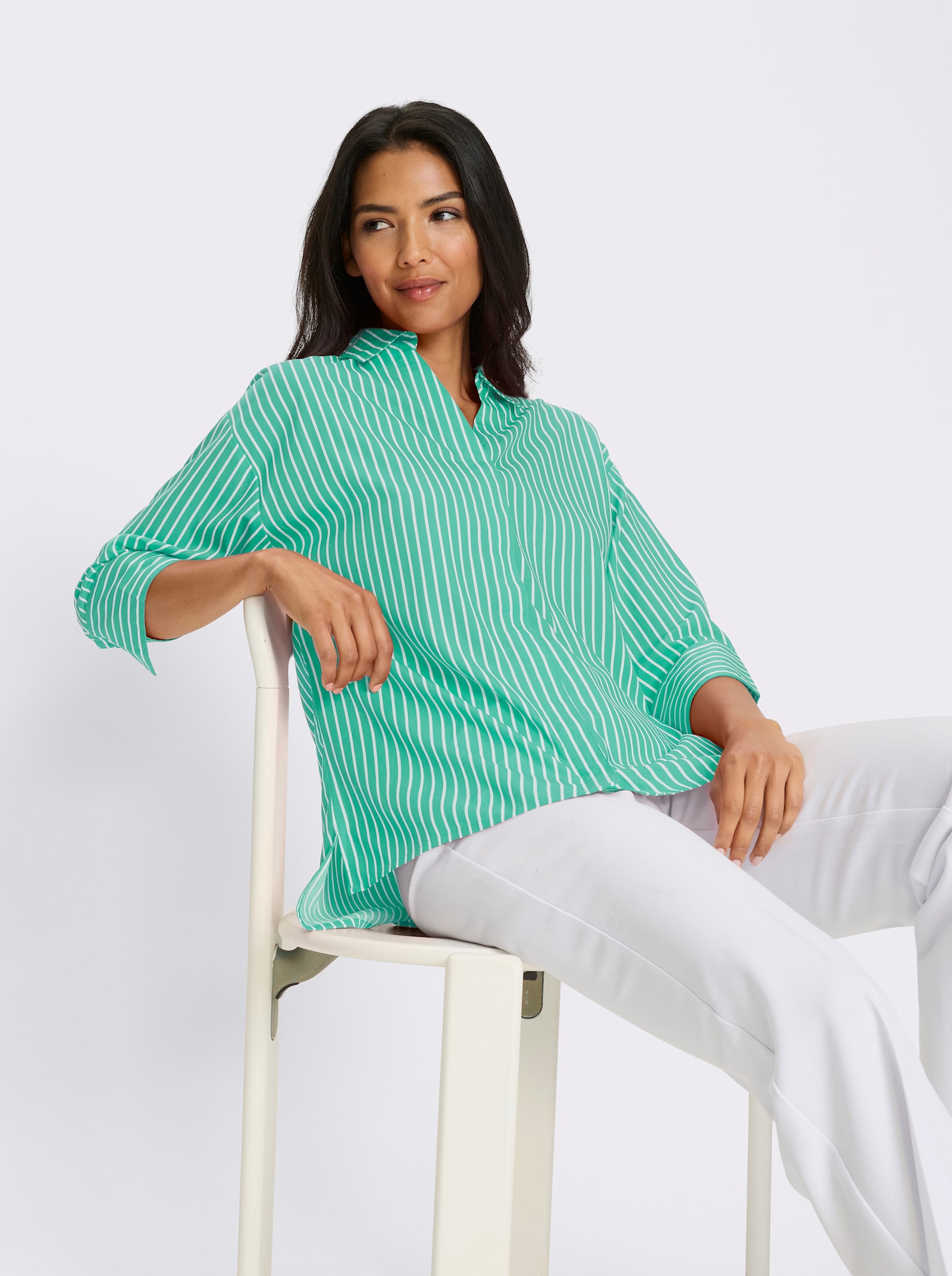 Lange blouse met stolpplooi achter - wit/blauwgroen gestreept