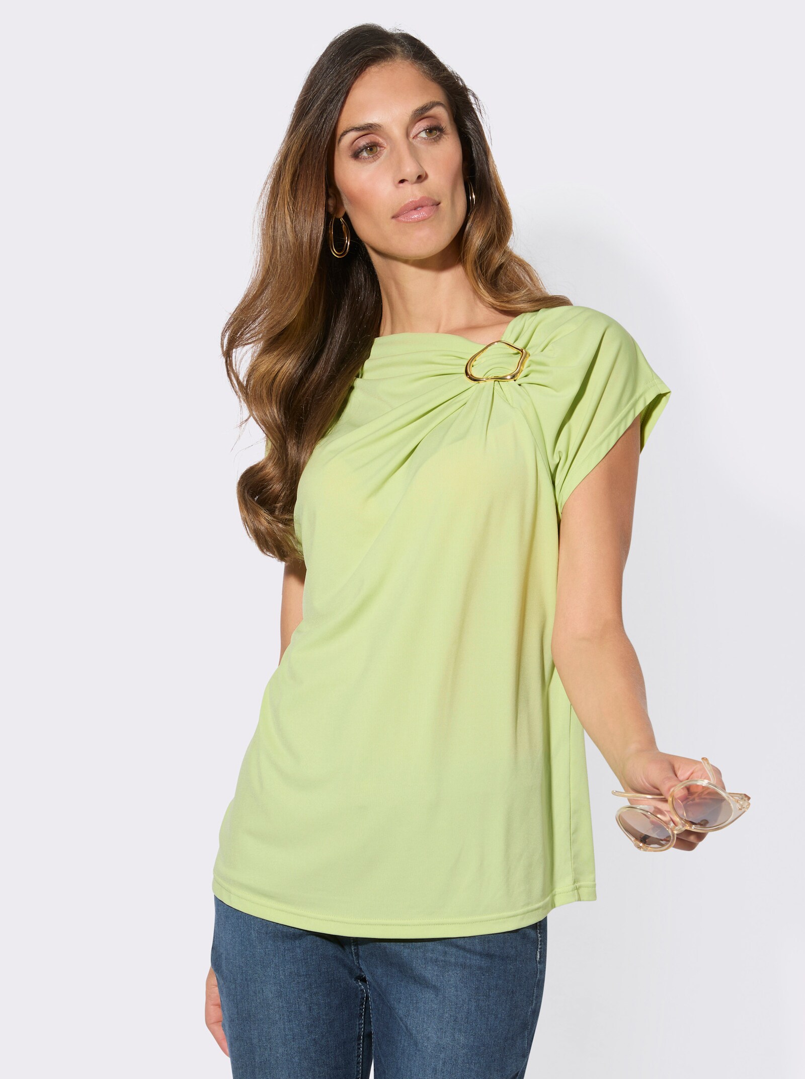 Kurzarmshirt mit Zierspange - pistazie