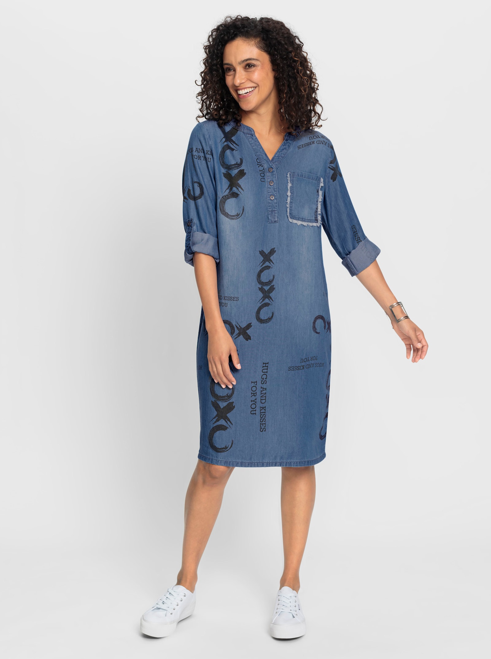 Sommerkleid in temperaturausgleichender, feuchtigkeitsregulierender Qualität - blue-bleached-schwarz-bedruckt