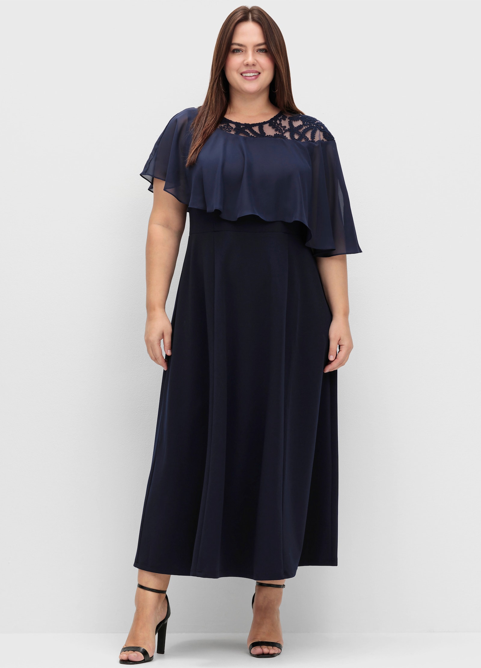 sheego Abendkleid mit Chiffon-Cape - marine