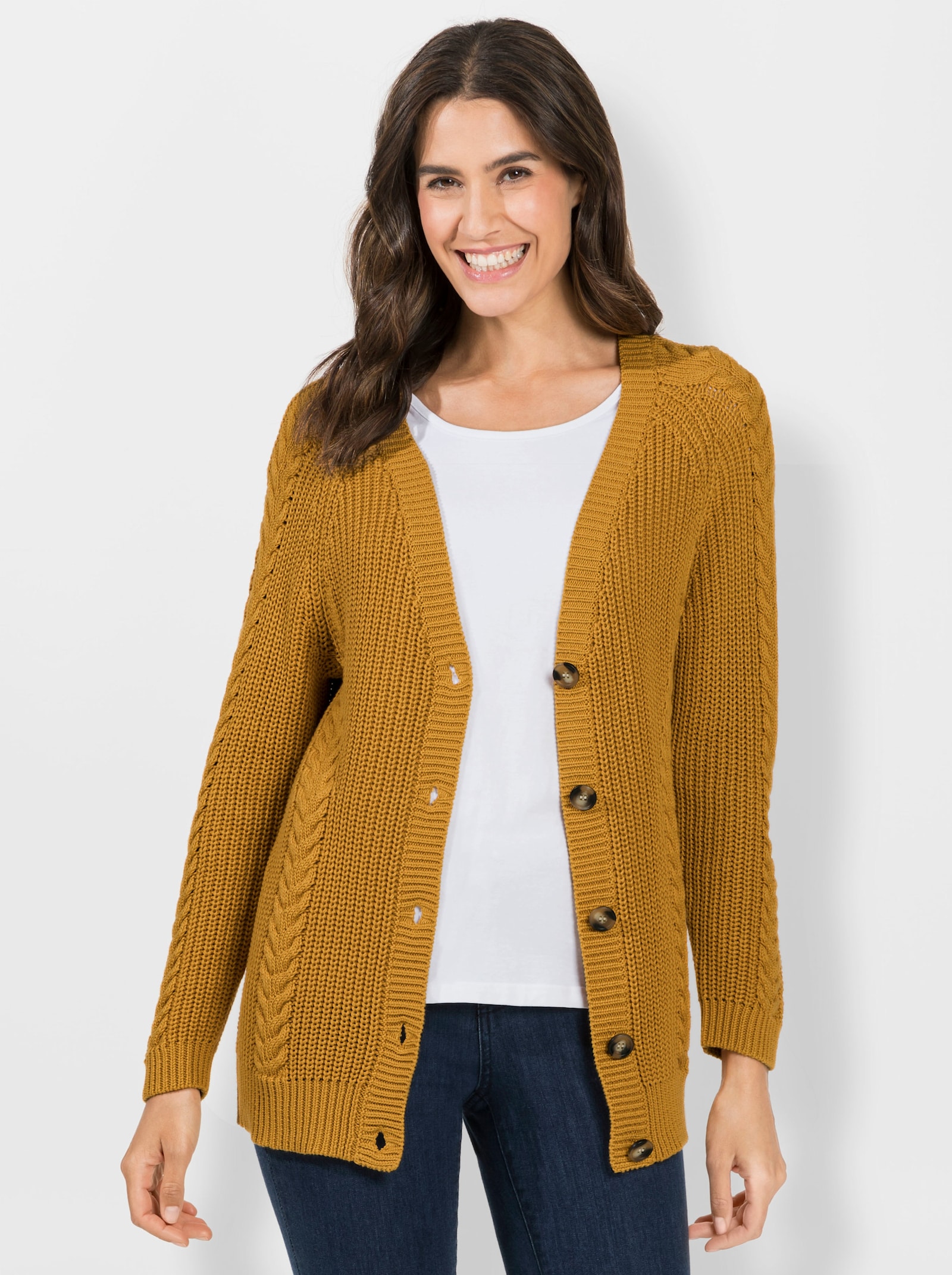 Strickjacke mit Zopf - und Rippenmuster - ocker