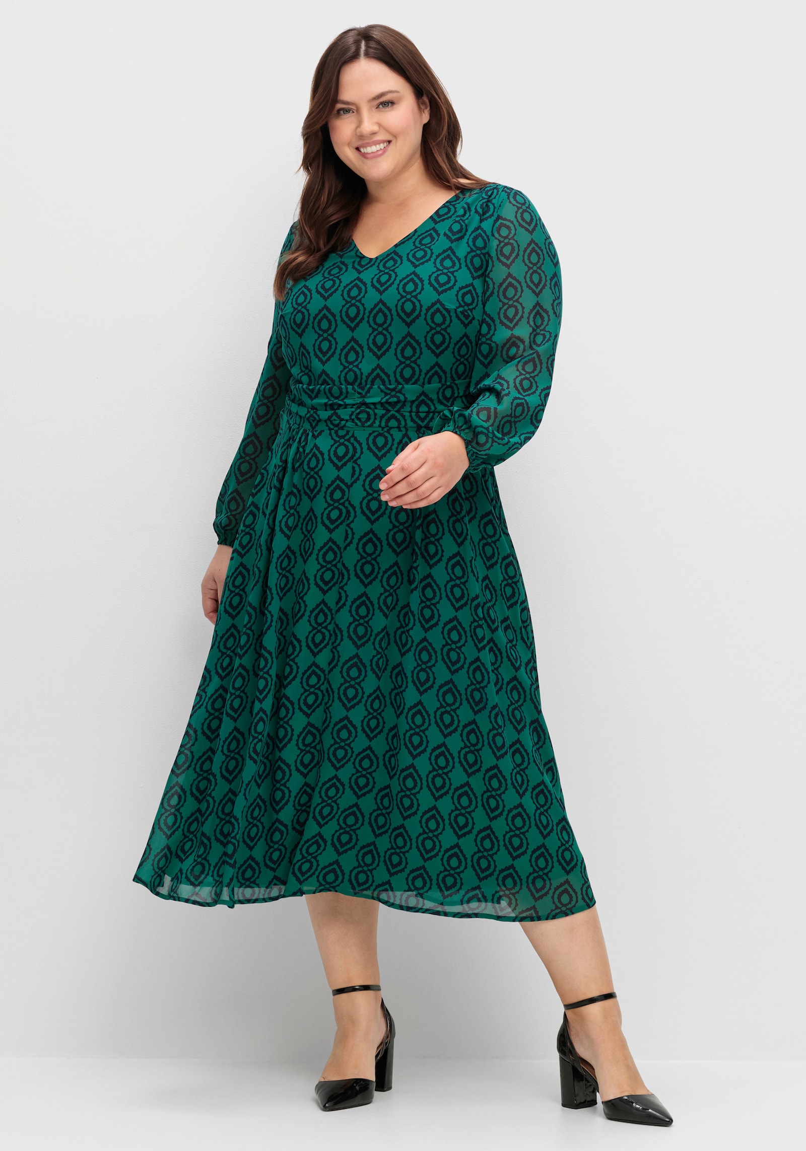 sheego by Joe Browns Robe imprimée longueur midi, en qualité Georgette - vert-bleu