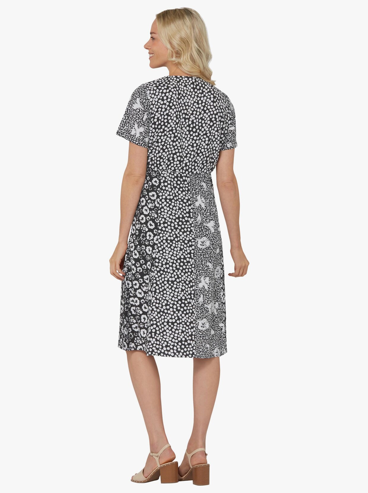 Klänning med tryck - svart-vit, mönstrad