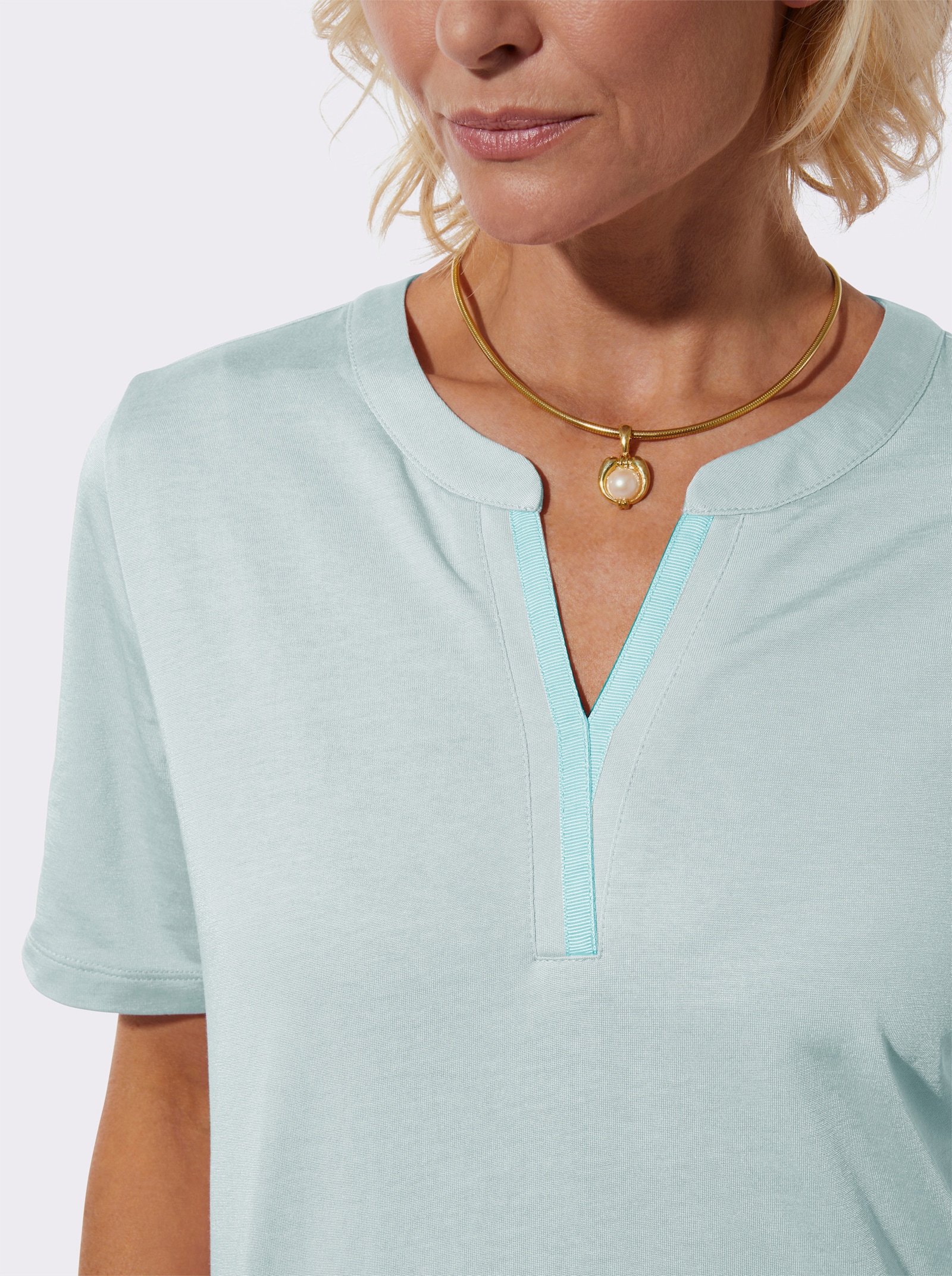 Kurzarmshirt in formstabiler Jersey-Qualität - kalkmint