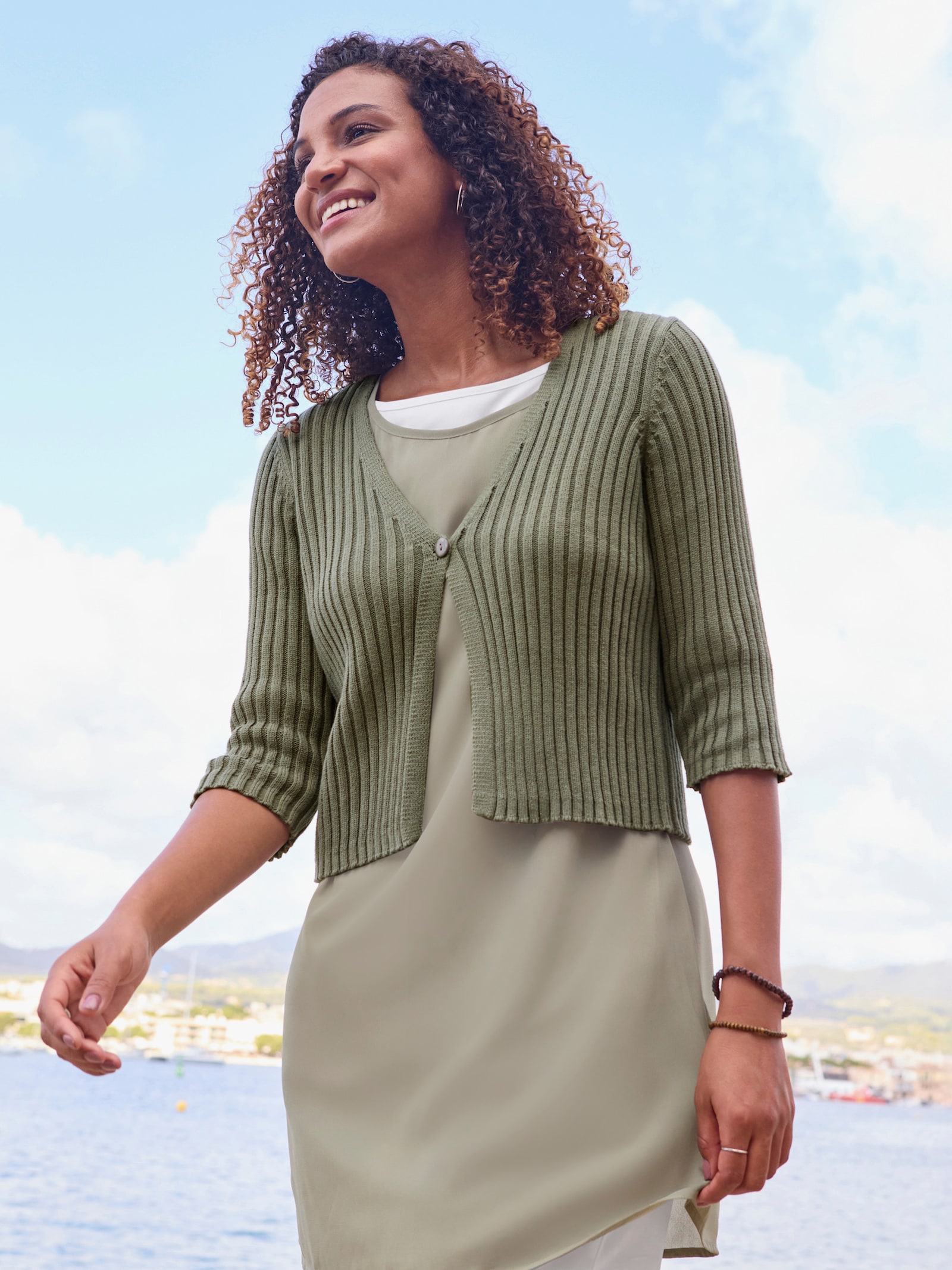 Bolero mit Knopfverschluss - khaki