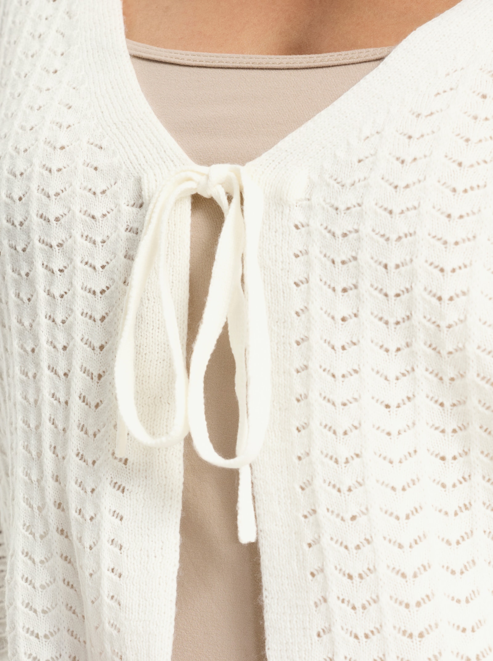 Strickjacke mit Ajour-Muster - ecru