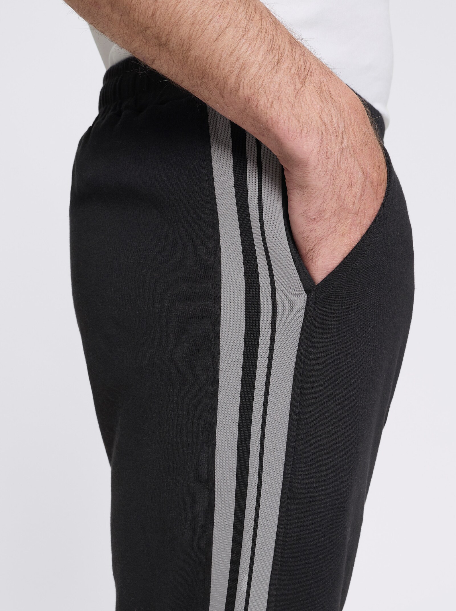 Catamaran Sports Freizeithose mit Biesen vorne - schwarz