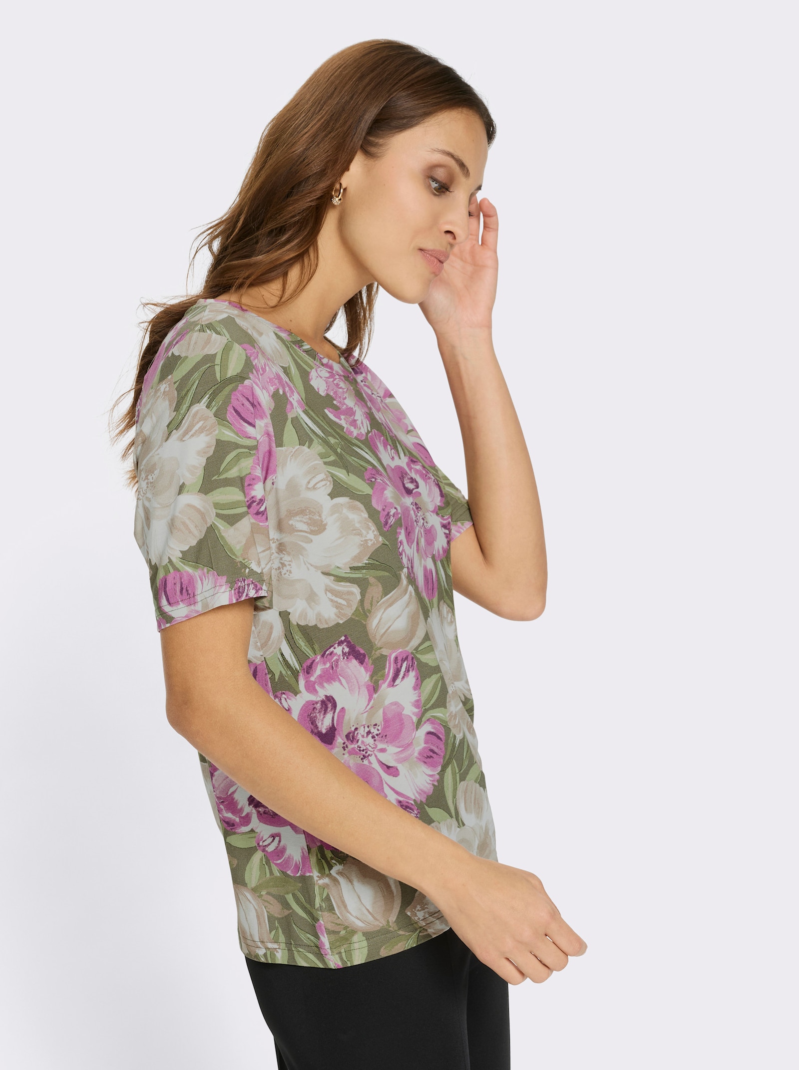 Topp med tryck i ECOVERO-kvalitet från Lenzing - pistasch-orkidé-med tryck