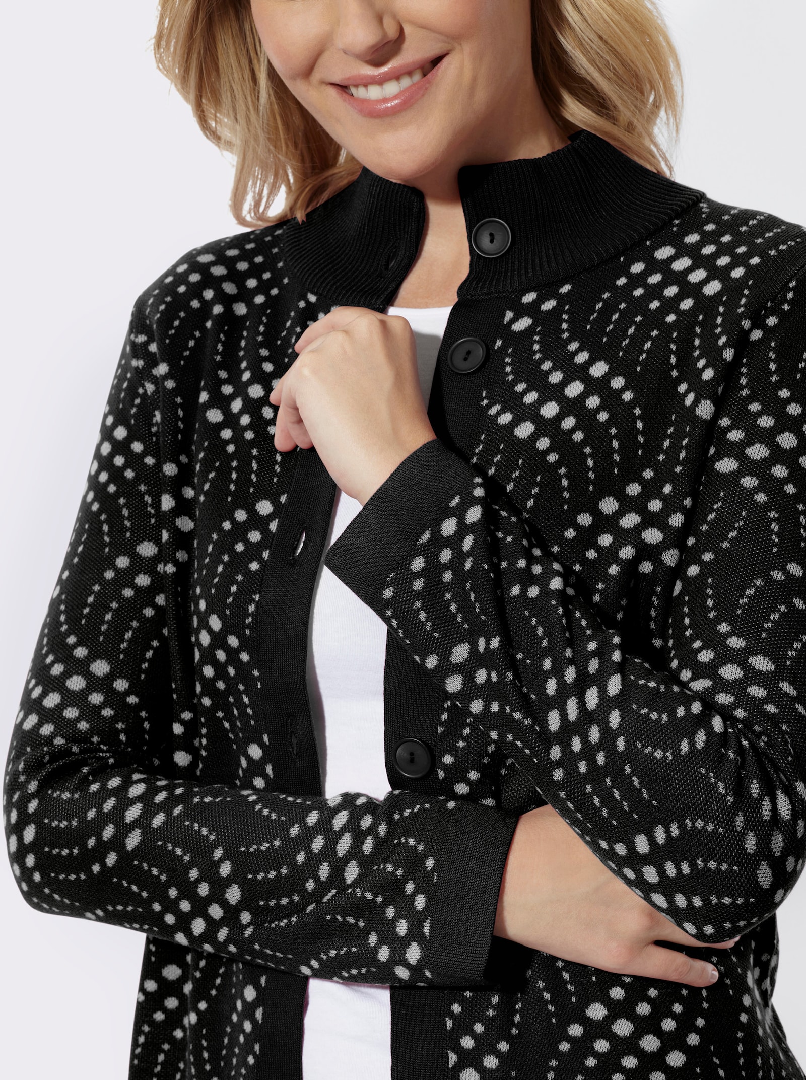 Jacquardstrickjacke mit zweifarbigem Muster - schwarz-ecru-gemustert
