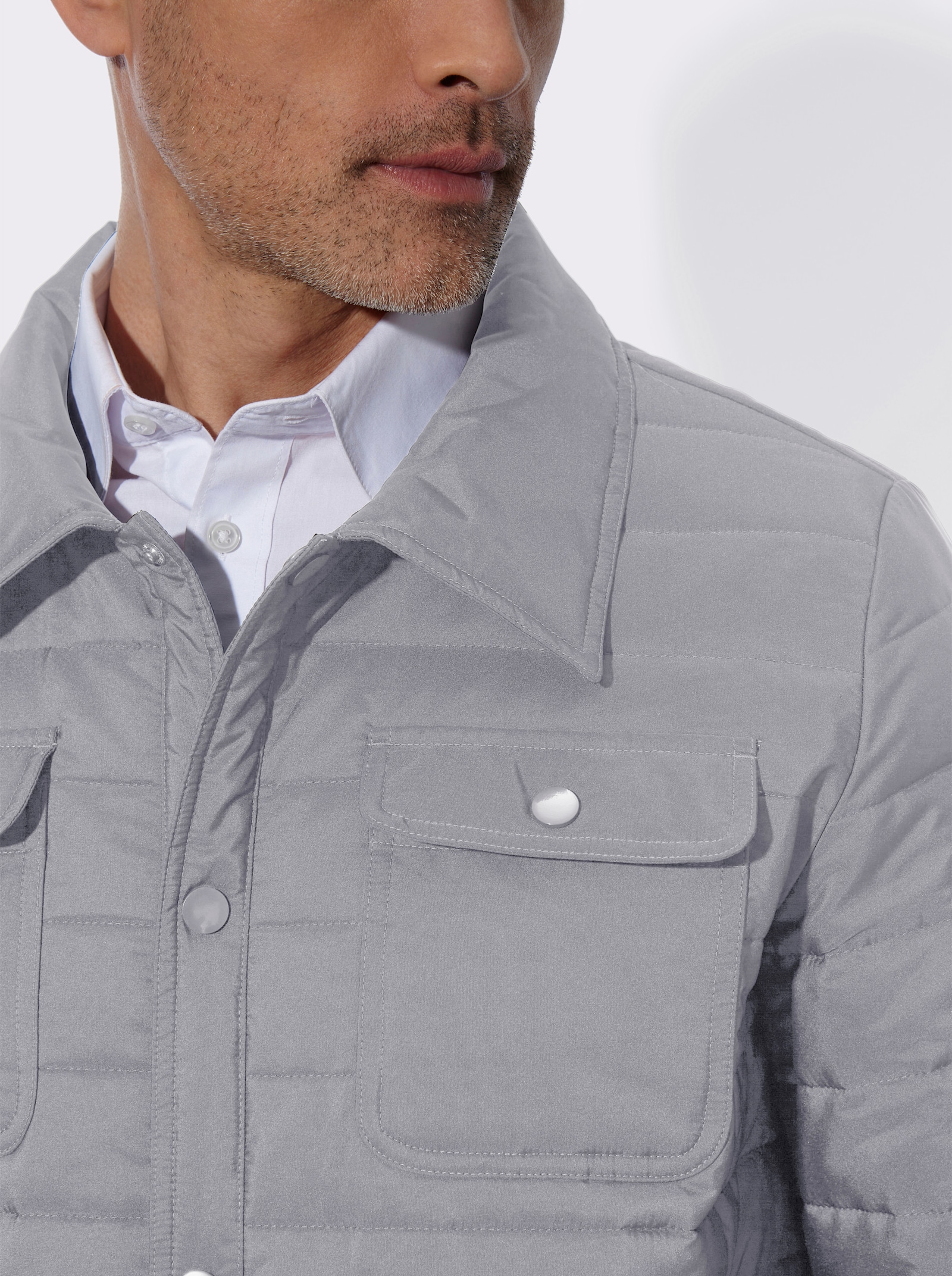 Steppjacke mit Druckknopfleiste - steingrau