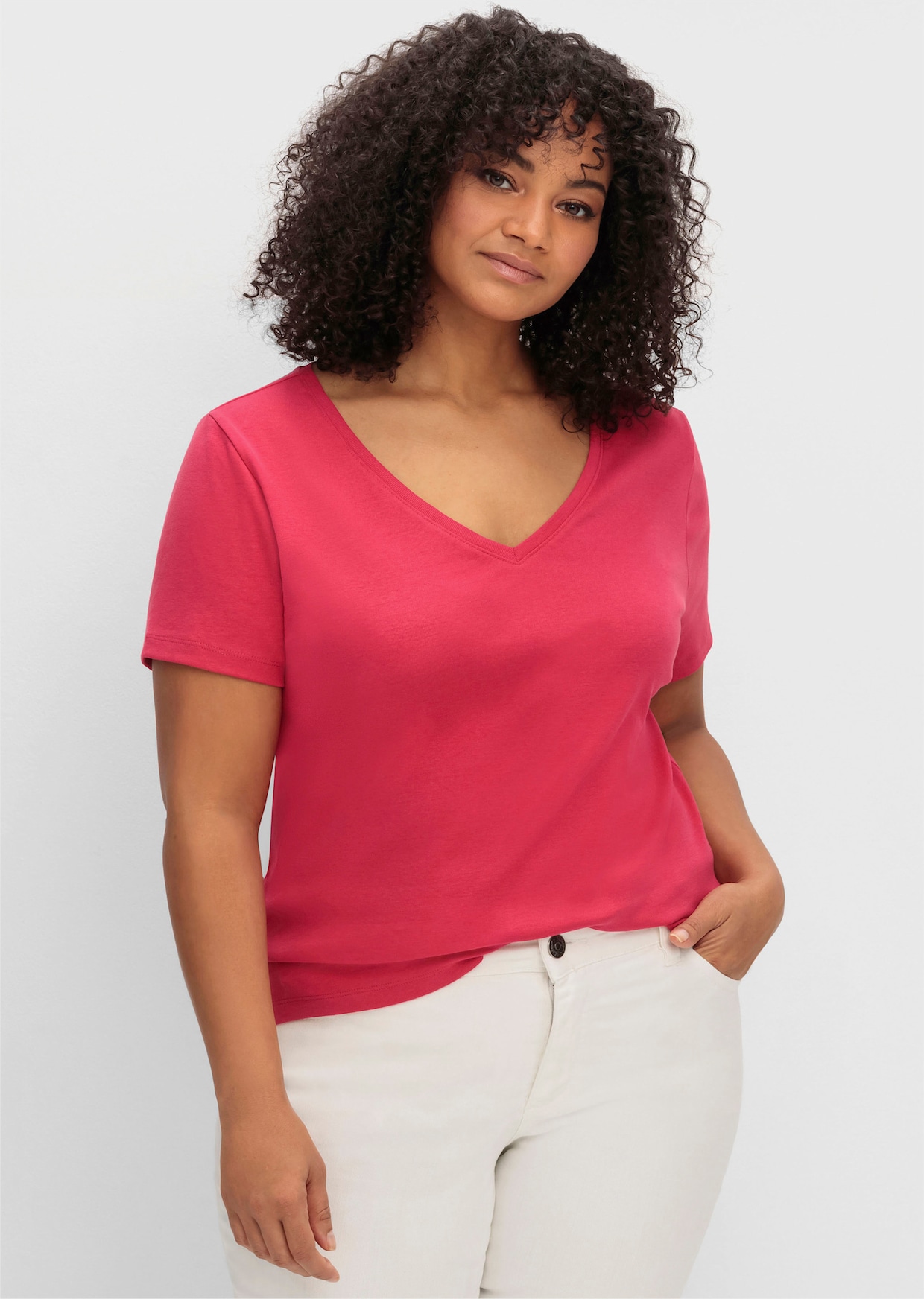 sheego T-Shirt mit V-Ausschnitt, Rippqualität - magenta
