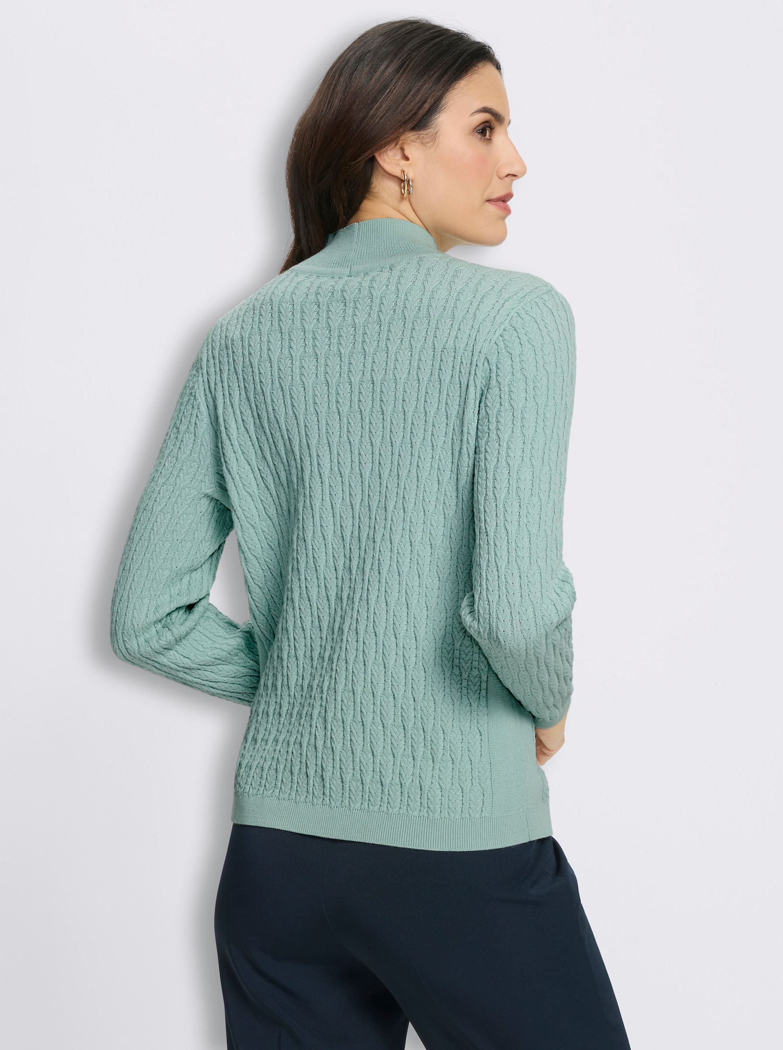 Stehkragenpullover mit verspieltem Zopfmuster - kalkmint