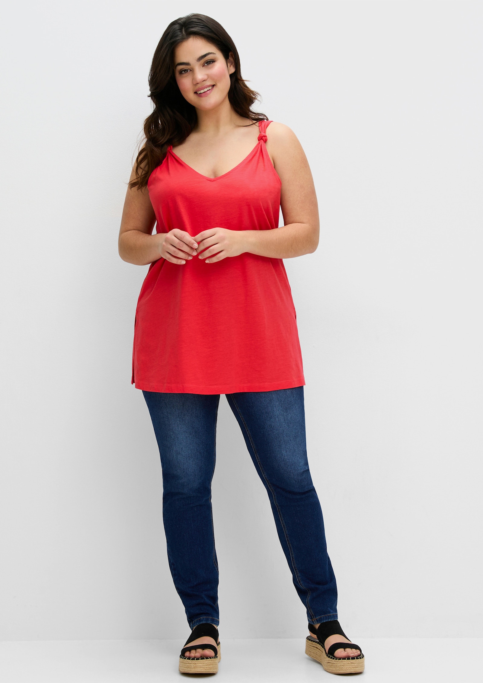 sheego Longtop mit Knotendetail am Träger - hummer