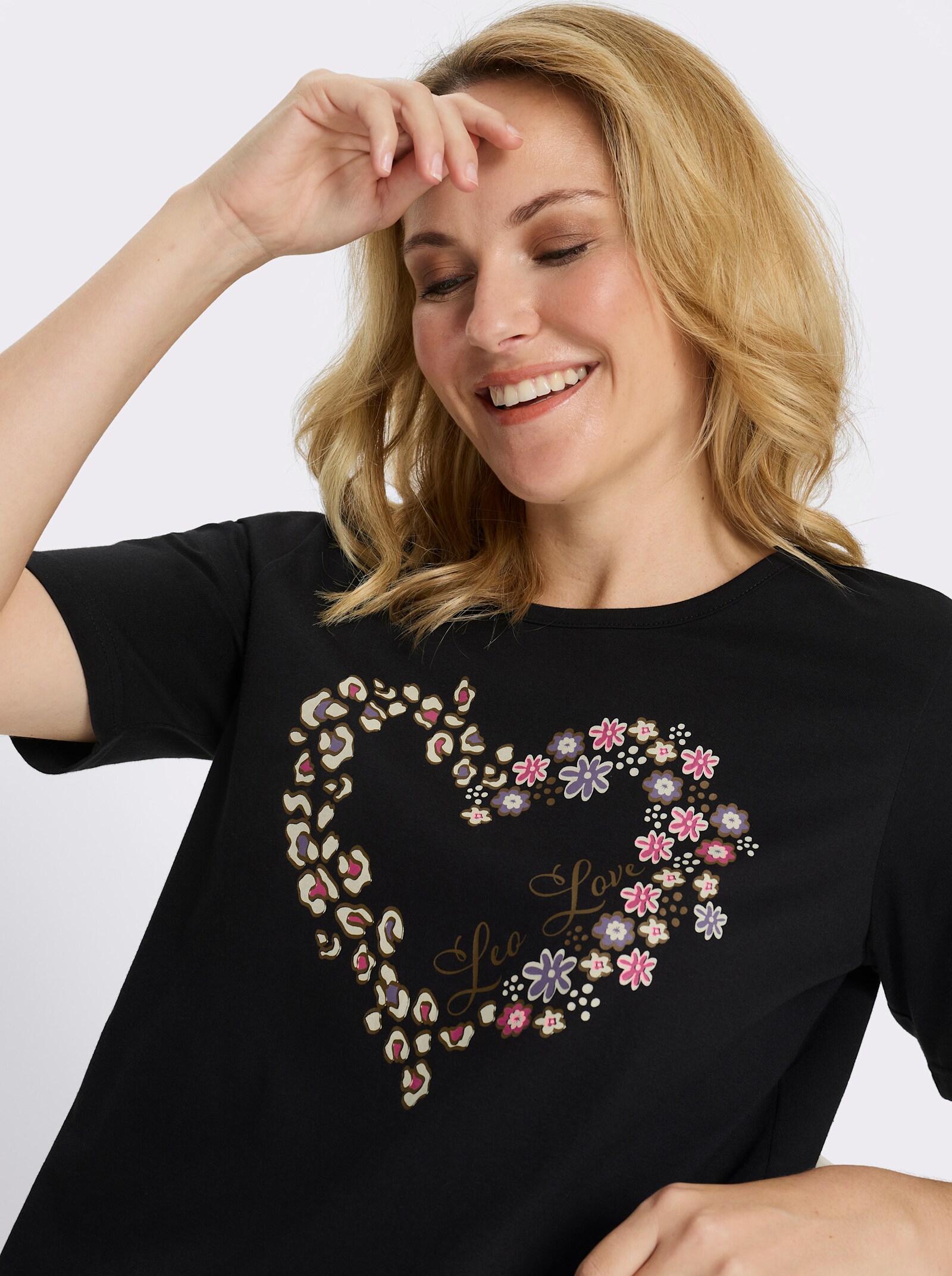 Rundhalsshirt mit Herzprint - schwarz-braun-bedruckt