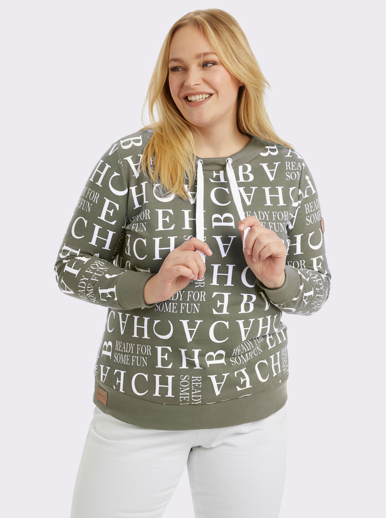 Sweatshirt mit Kordeldurchzug am Ausschnitt - khaki-ecru-bedruckt